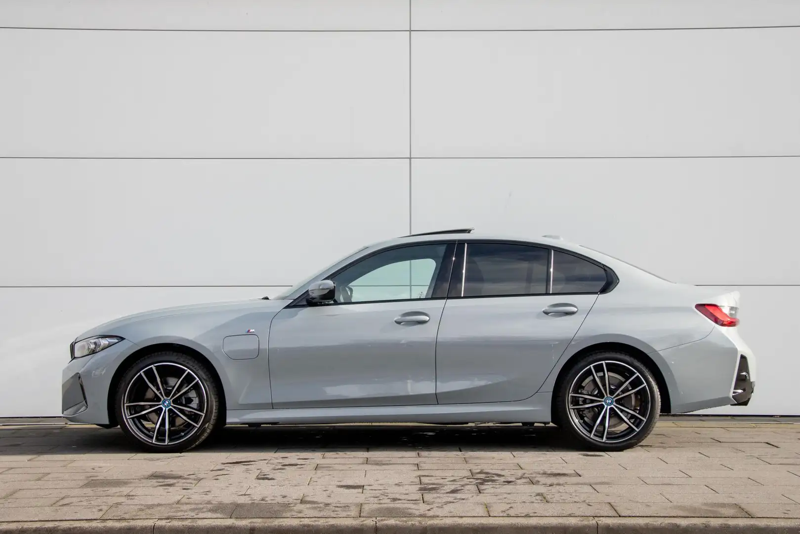 BMW 330 3 Serie Sedan 330e Gris - 2