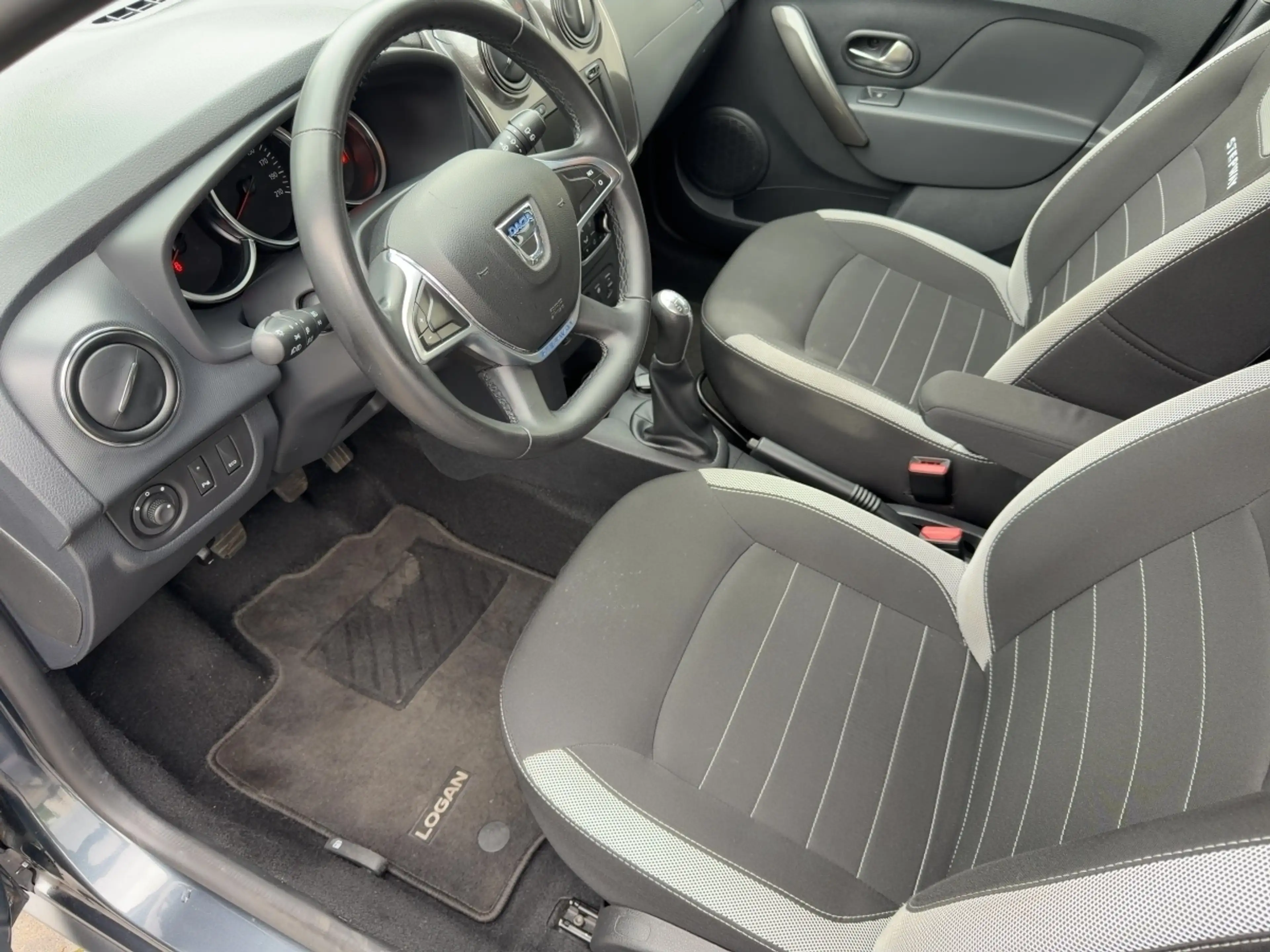 Dacia Logan TCe90 Stepway GANZJAHRESREIFEN/KAMERA/NAVI — photo 14