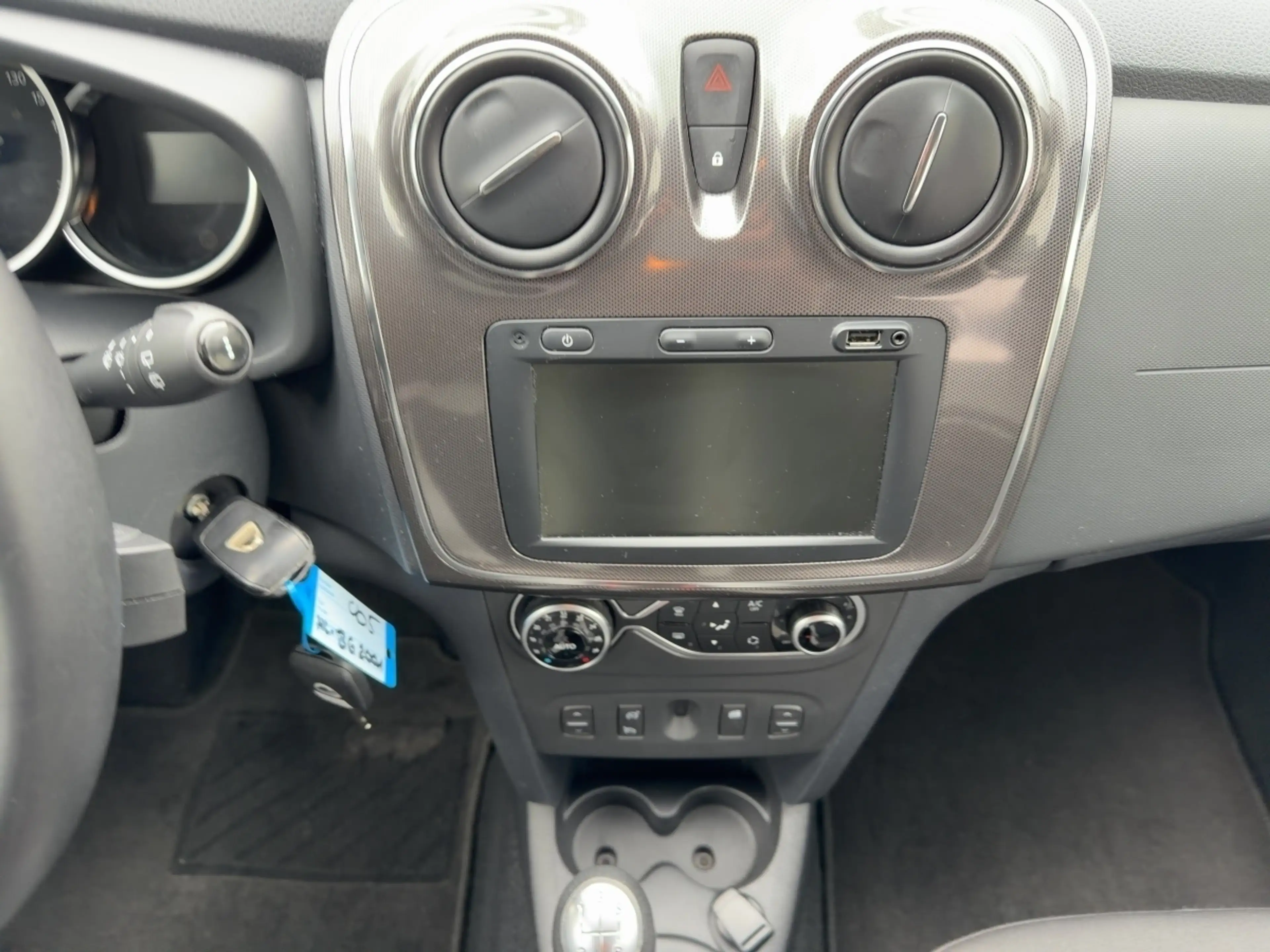 Dacia Logan TCe90 Stepway GANZJAHRESREIFEN/KAMERA/NAVI — photo 10