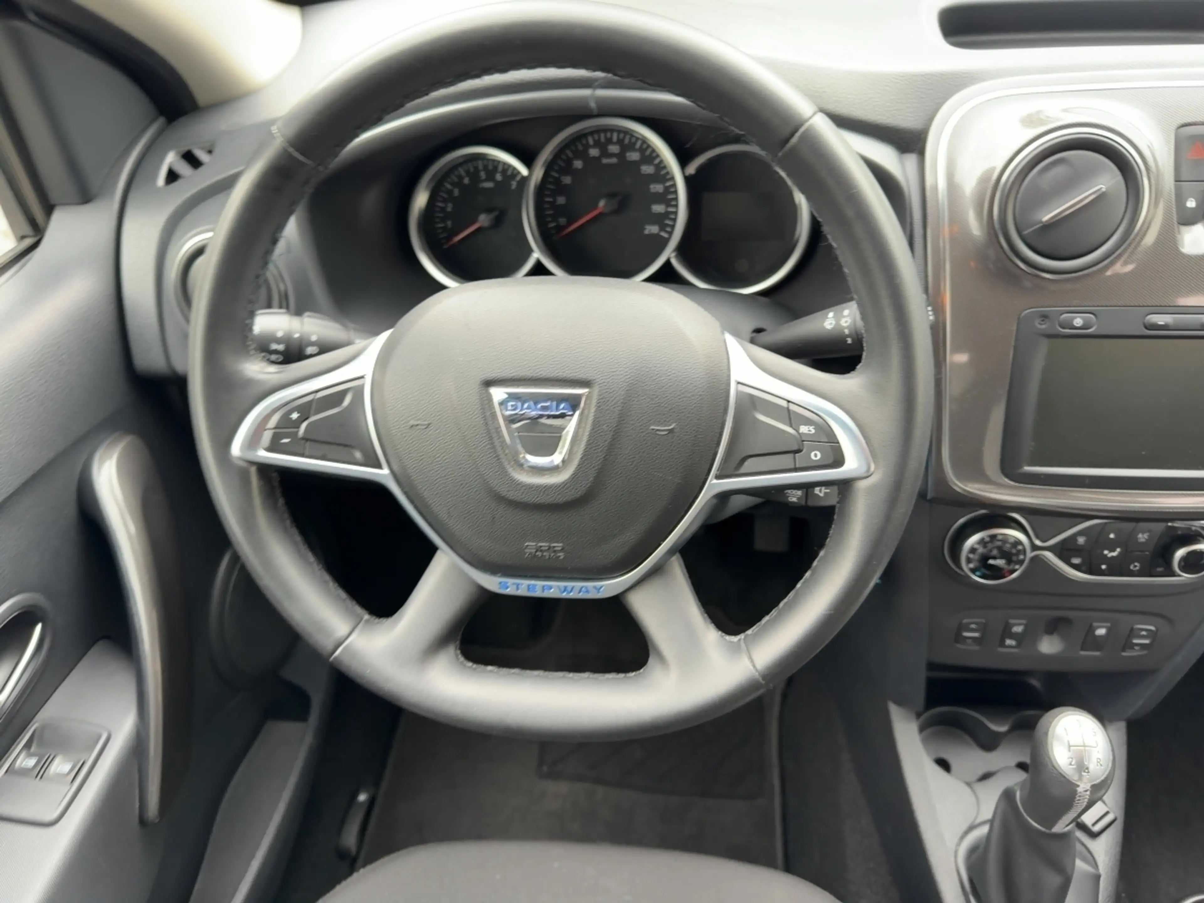 Dacia Logan TCe90 Stepway GANZJAHRESREIFEN/KAMERA/NAVI — photo 9