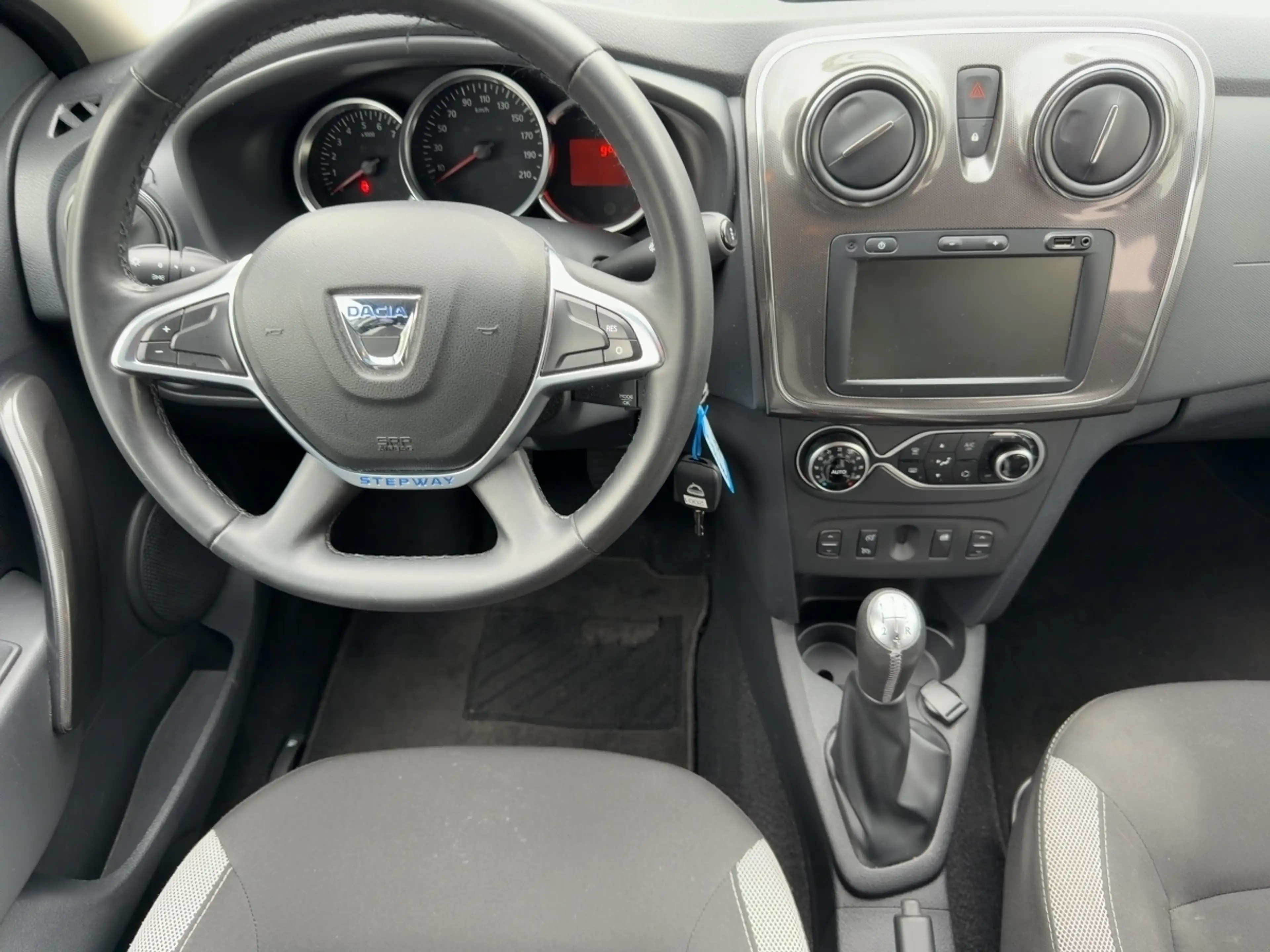 Dacia Logan TCe90 Stepway GANZJAHRESREIFEN/KAMERA/NAVI — photo 8