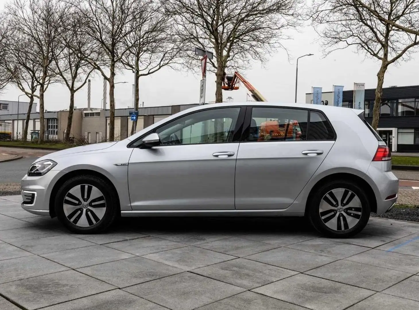 Volkswagen e-Golf Golf e-Golf Plateado - 1