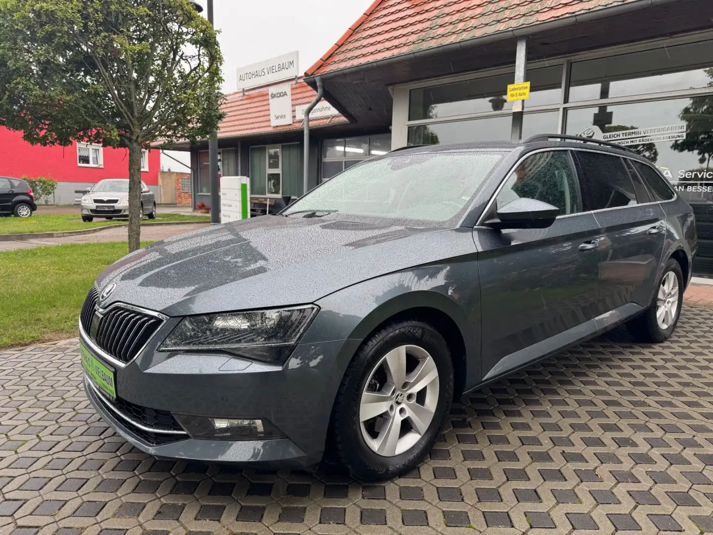 Skoda Superb Combi 2,0 TDI DSG 110kw Gris - 1