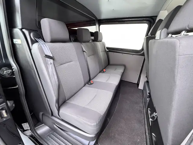Volkswagen Transporter view 11