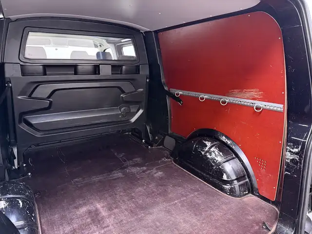 Volkswagen Transporter view 14