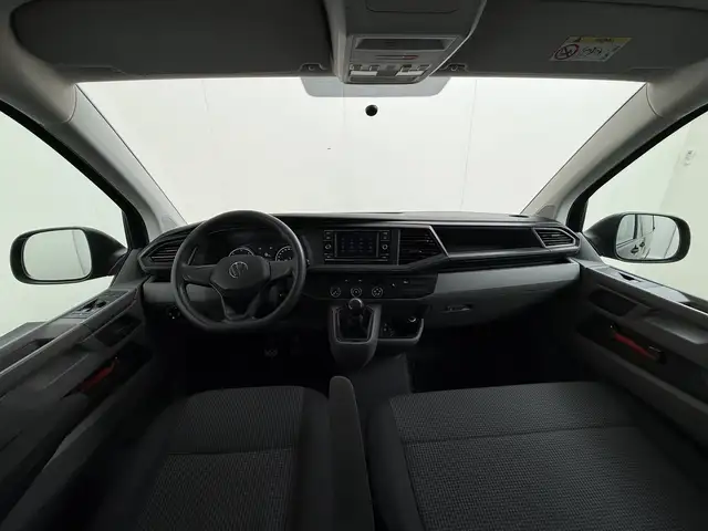 Volkswagen Transporter view 3