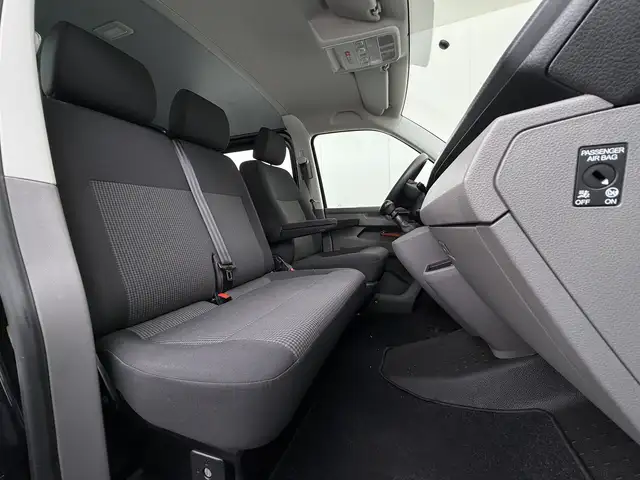 Volkswagen Transporter view 10