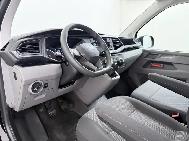 Volkswagen Transporter view 8