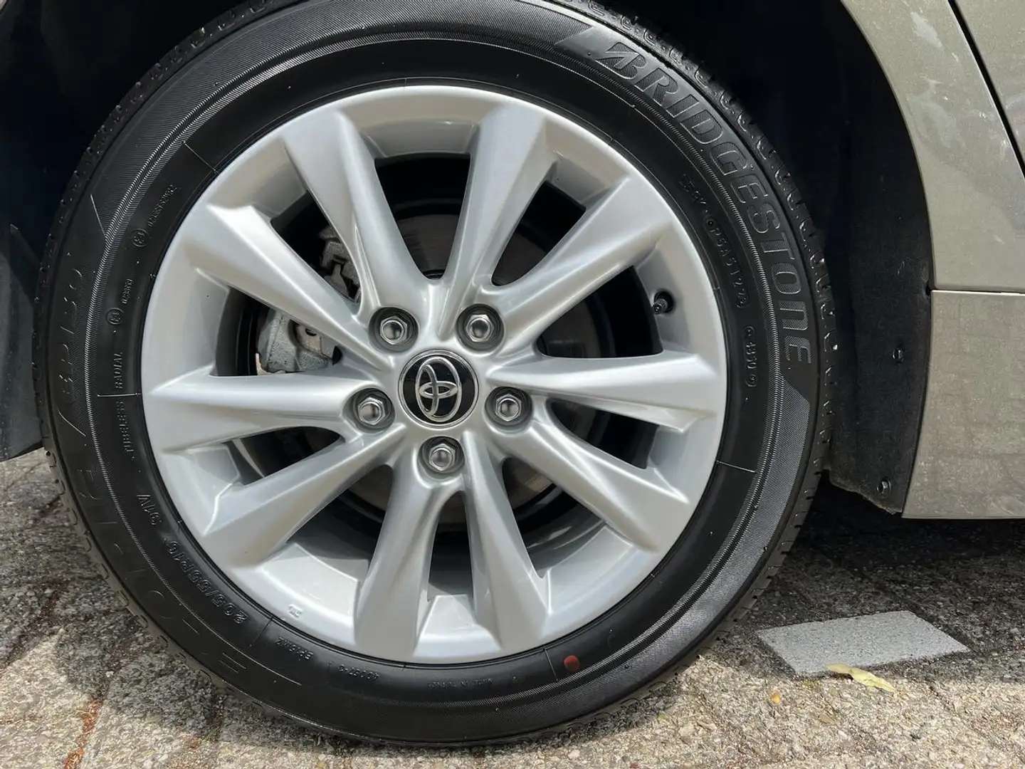 Toyota Corolla 1.8 Hybrid Active 5-dr A/T + FABRIEKSGARANTIE Groen - 2