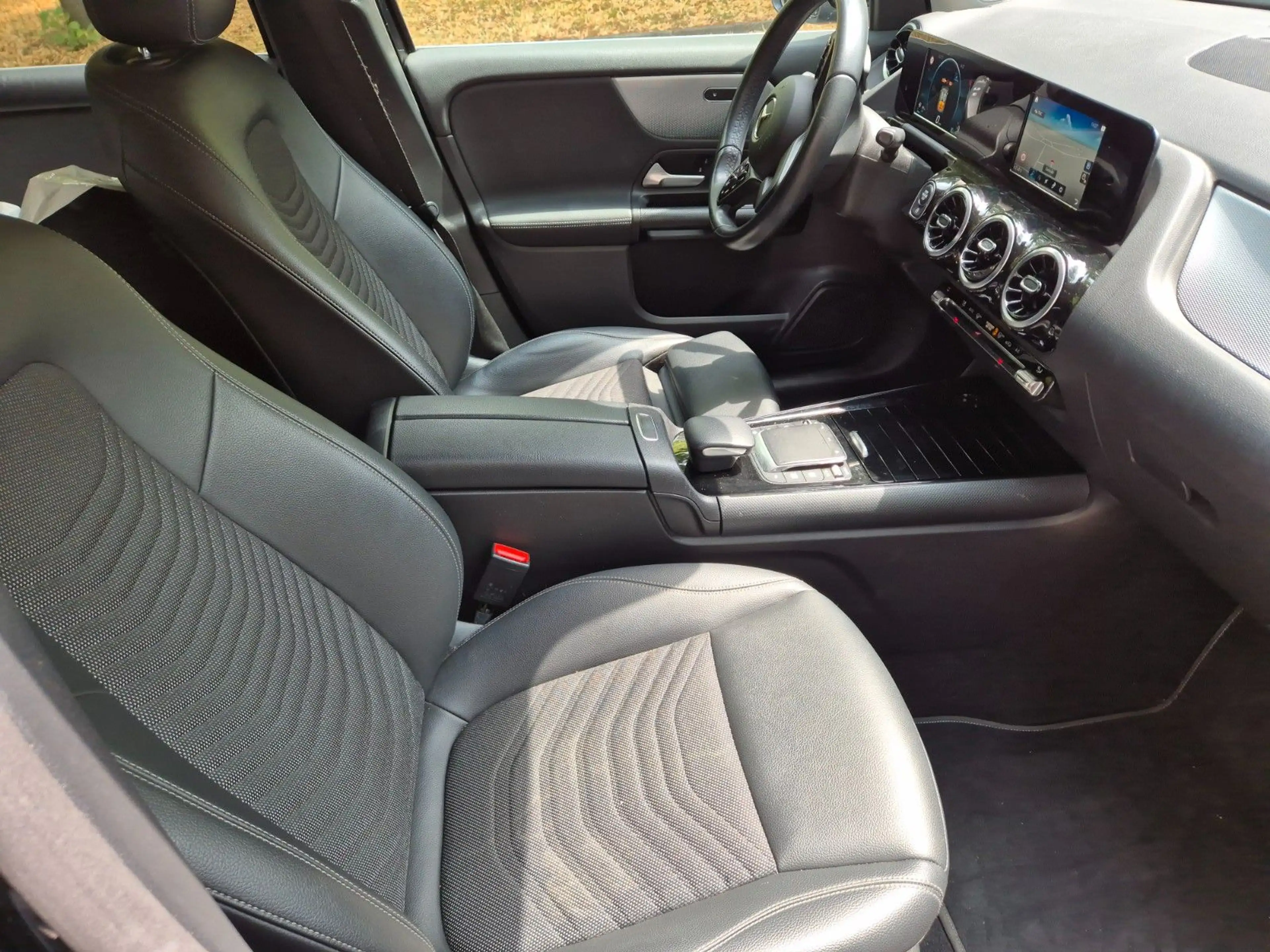 Mercedes-Benz GLA 200 d STYLE T.LEDER KAM AUT 17499NETTO — photo 11