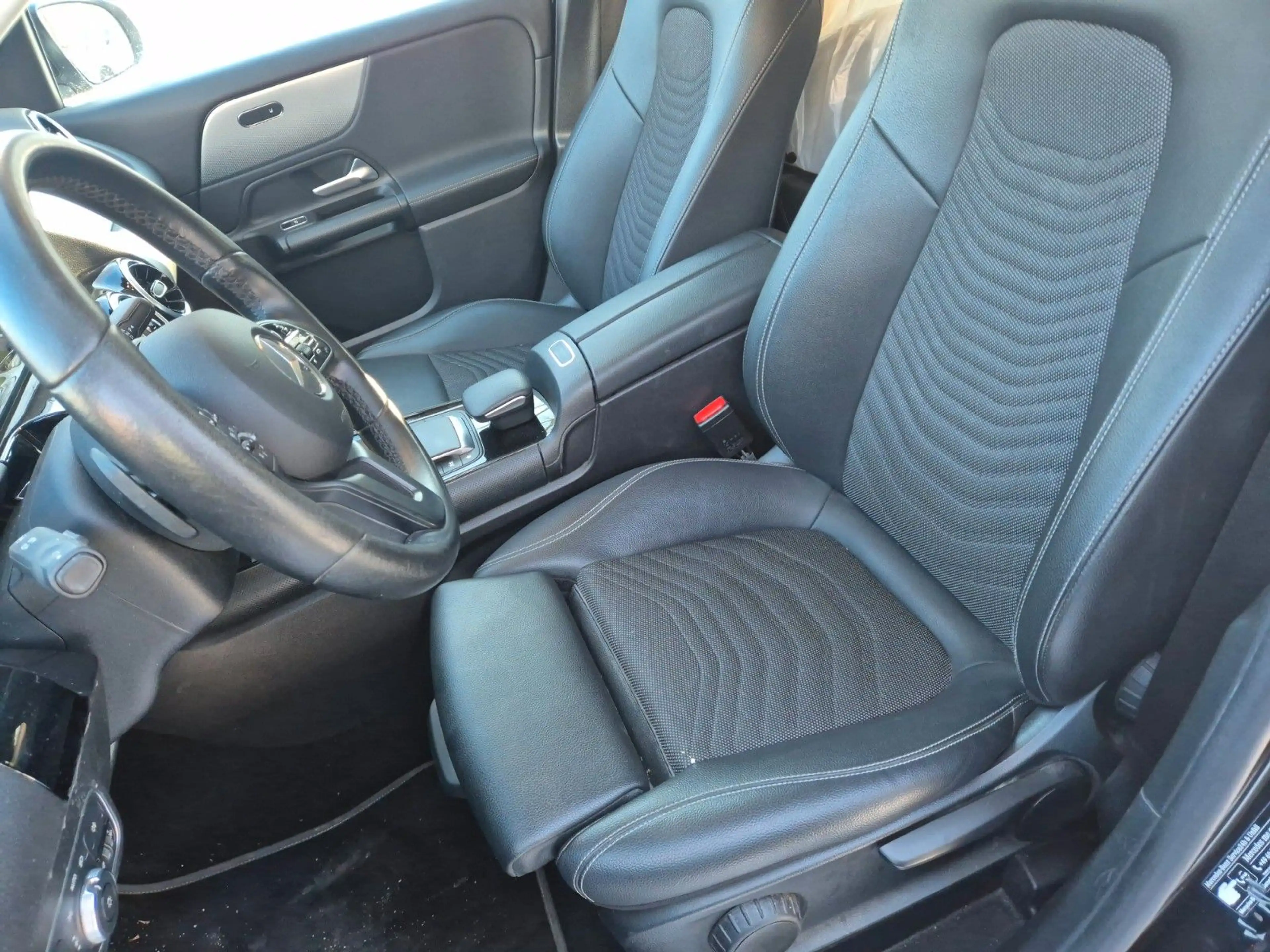 Mercedes-Benz GLA 200 d STYLE T.LEDER KAM AUT 17499NETTO — photo 17