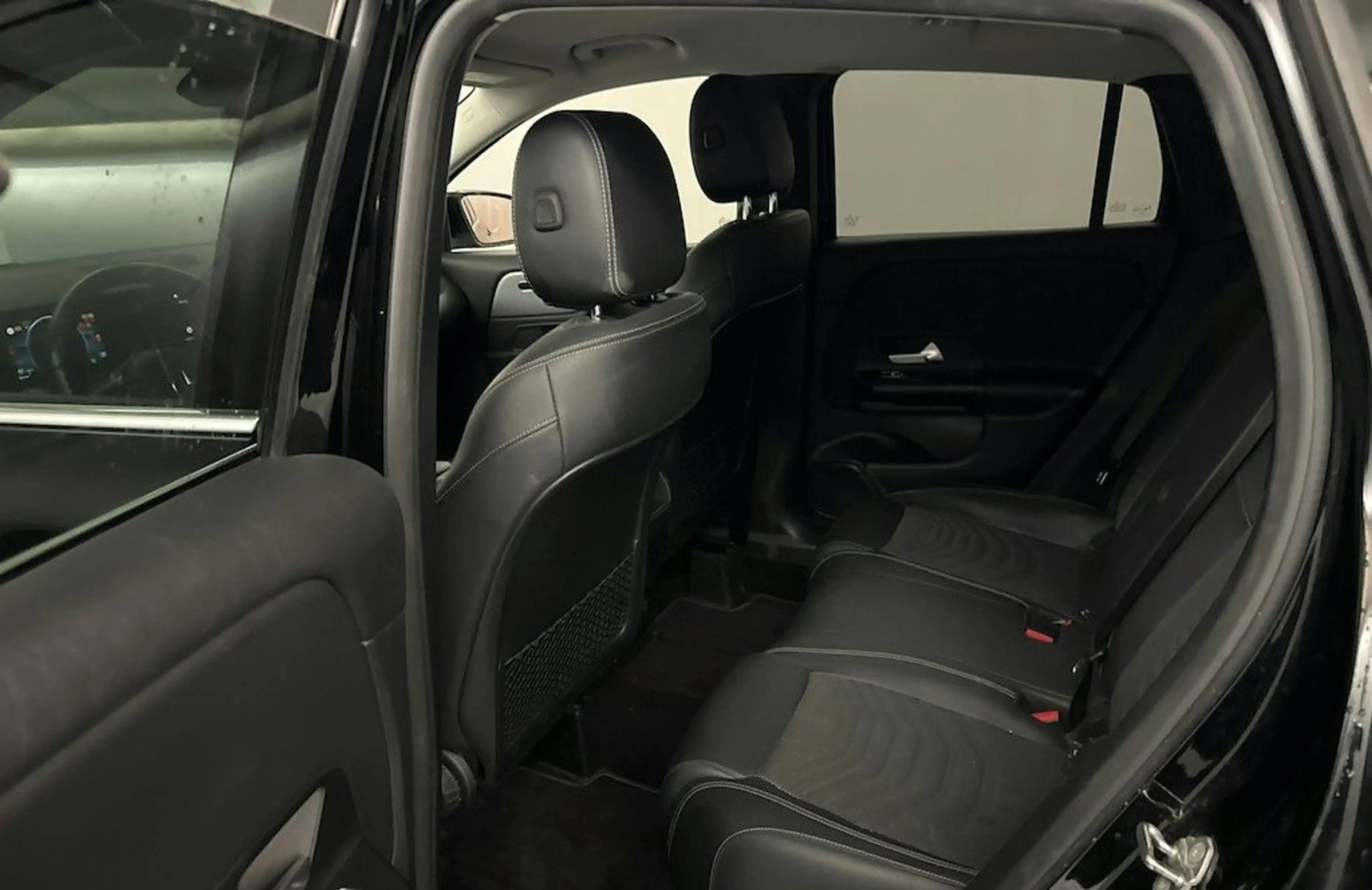 Mercedes-Benz GLA 200 d STYLE T.LEDER KAM AUT 17499NETTO — photo 8