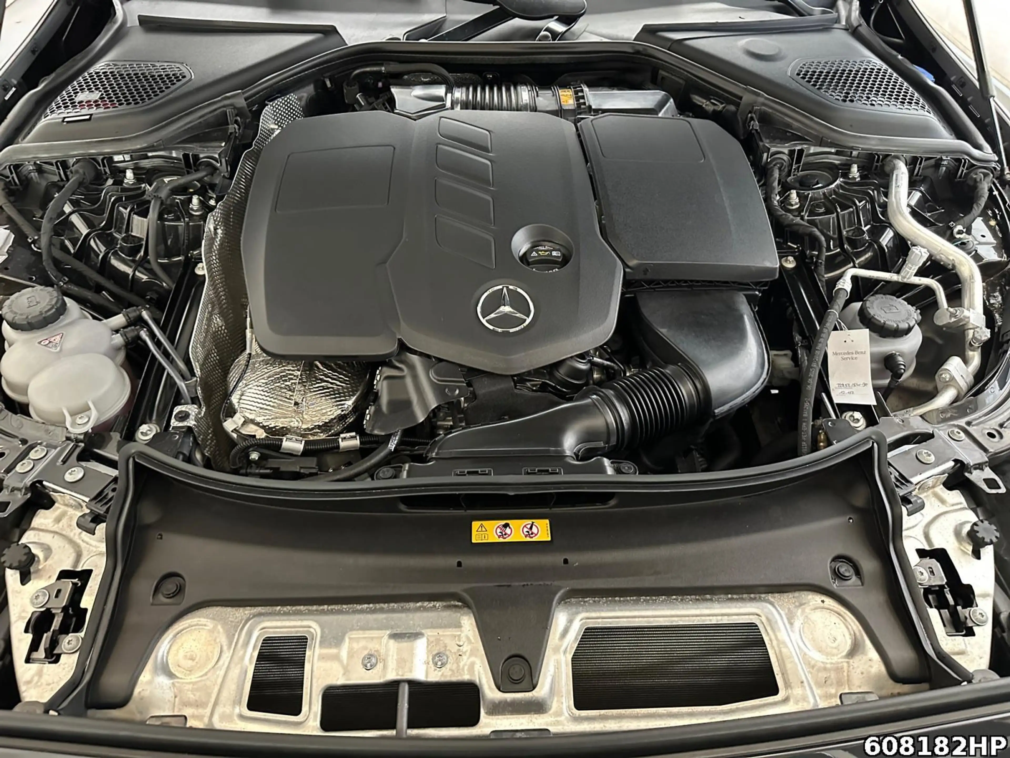 Mercedes-Benz E 220 d Avantgarde AHK Distronic Ambiente + — photo 7