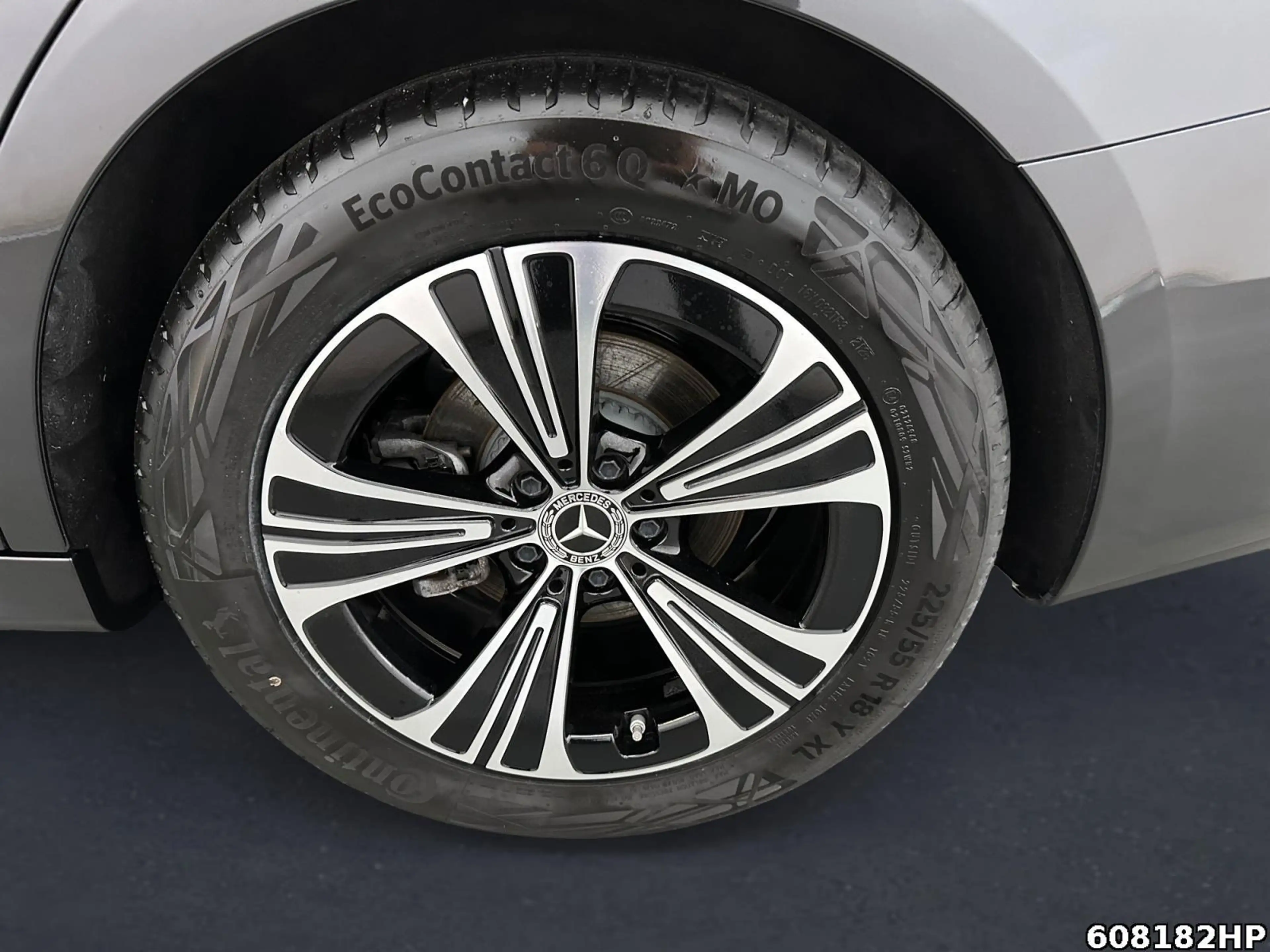 Mercedes-Benz E 220 d Avantgarde AHK Distronic Ambiente + — photo 5
