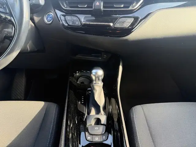 Toyota C-HR view 11