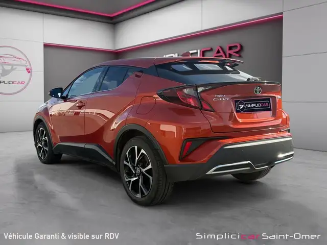 Toyota C-HR view 3