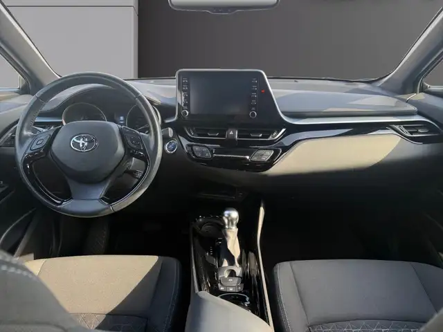 Toyota C-HR view 2