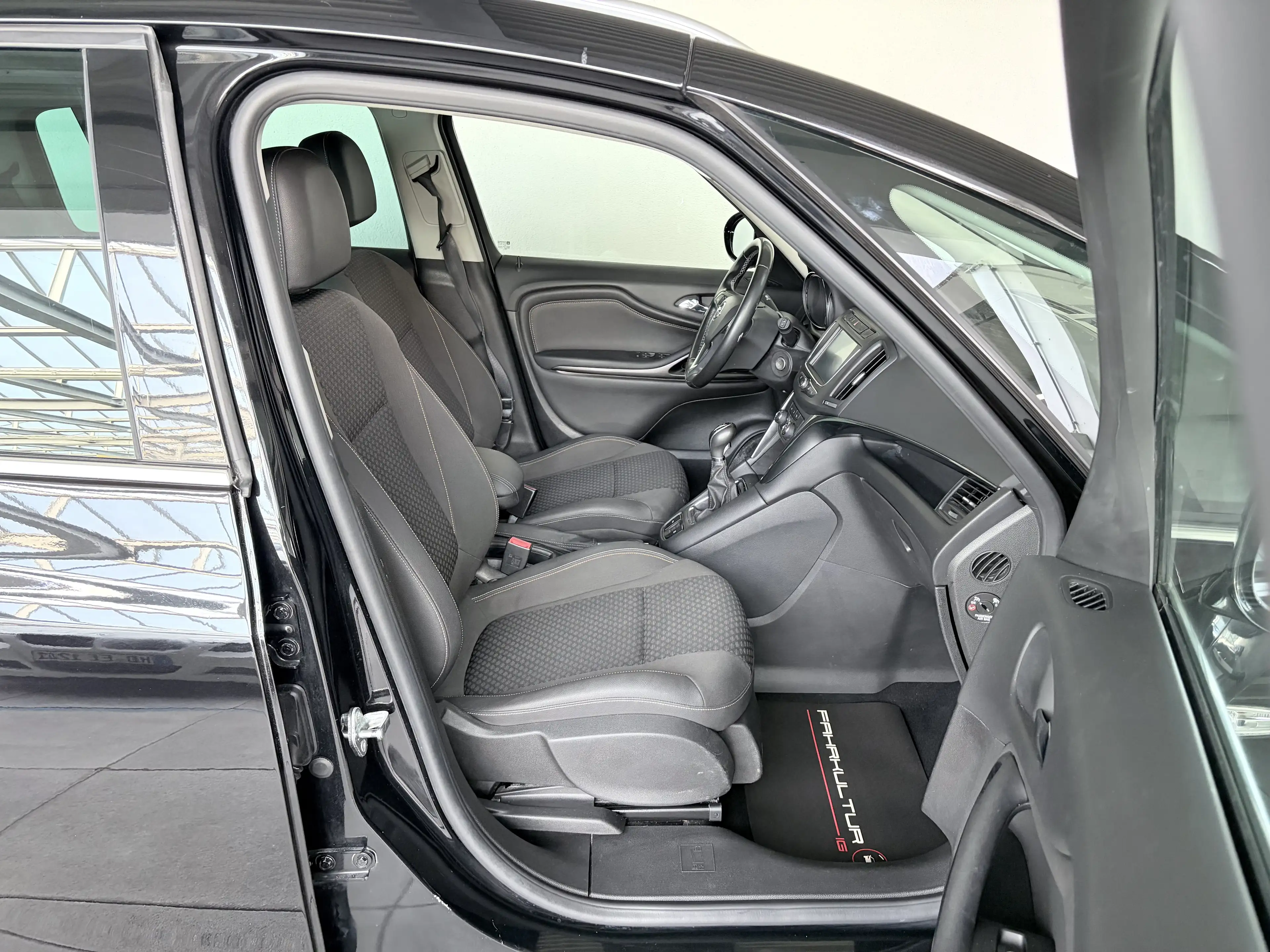 Opel Zafira Innovation 7 Sitze 140PS Benzin 2017BJ — photo 8