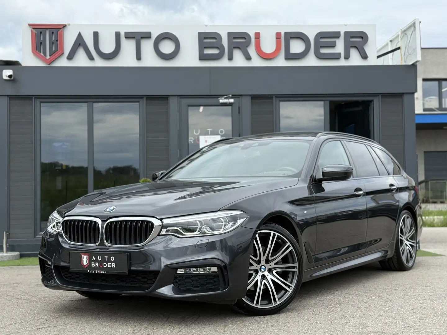 BMW 520 520 d xDrive M Sport Gris - 2
