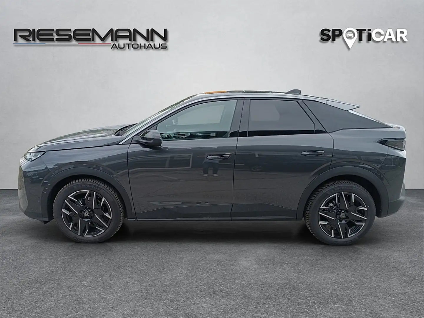Peugeot 3008 Hybrid 136 E-DCS6 Allure Aut. Grijs - 2