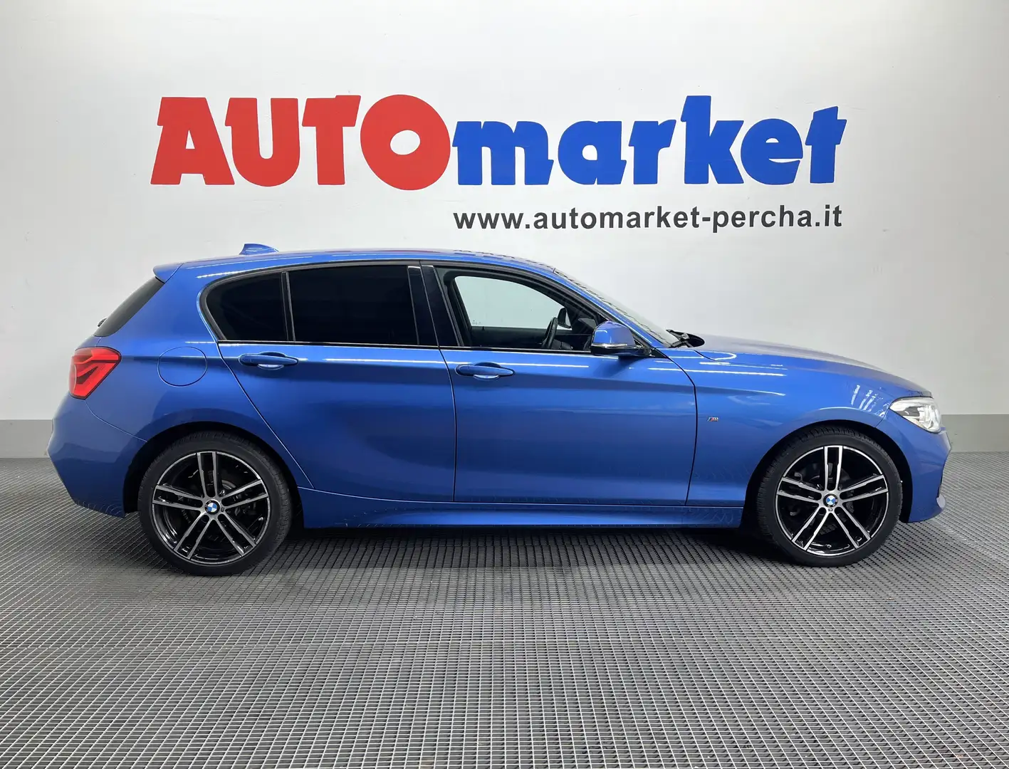 BMW 118 d X-DRIVE M-sport 5p Blau - 1