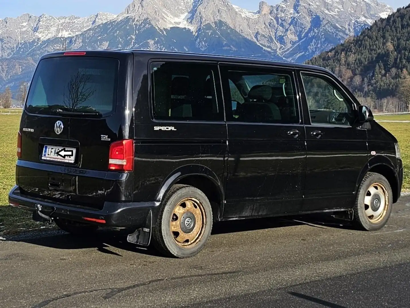 Volkswagen T5 Multivan Multivan Special 2,0 BMT TDI 4motion D-PF Special Schwarz - 2