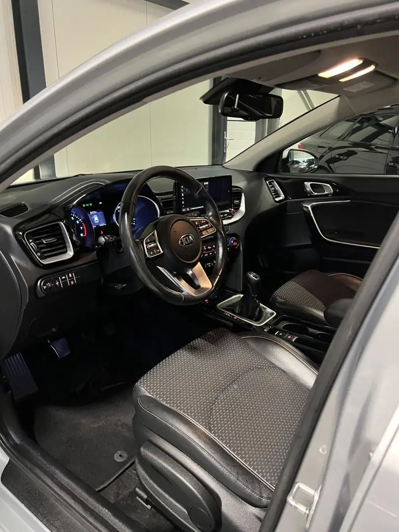 Kia Ceed SW / cee'd SW Sportswagon 1.4 T-GDi 140PK DynamicPlusLine Trekha Gris - 2