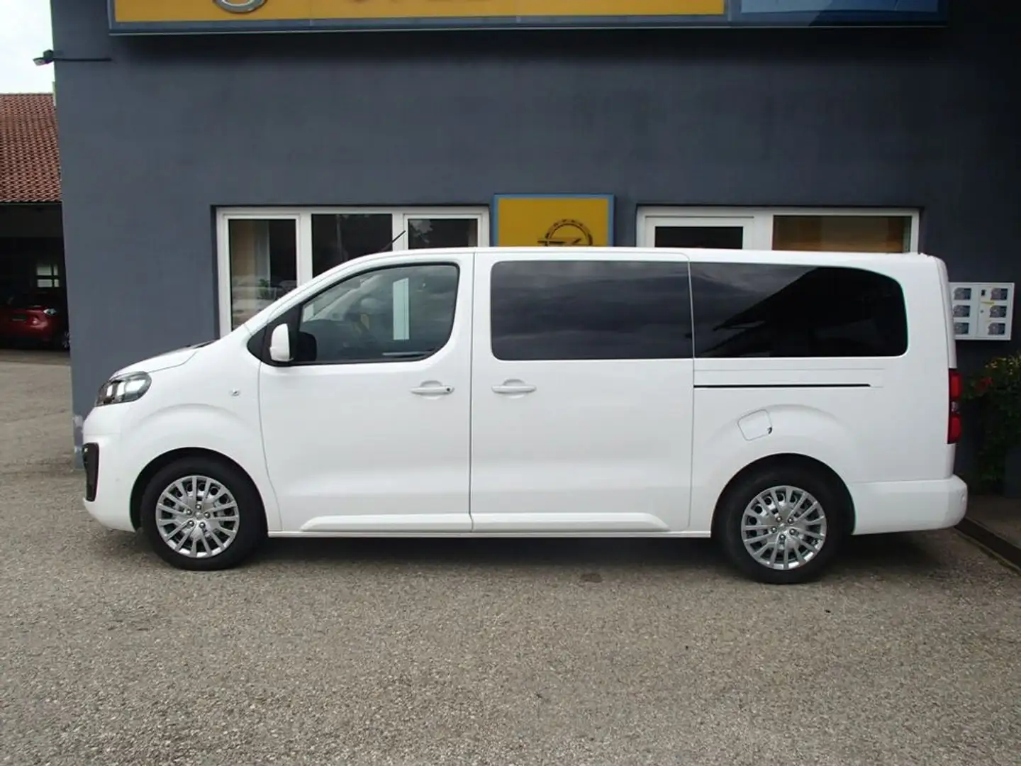 Opel Zafira Life 2,0 CDTI S&S Business Edition XL Aut. Wit - 1