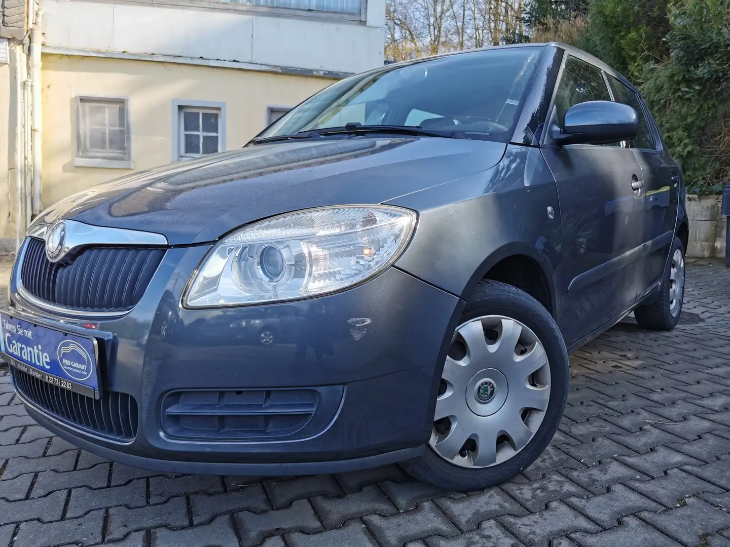 Skoda Fabia TDI Ambiente/Scheckhgepfl/1.Hand/Klima/Tempomat/ Gris - 1