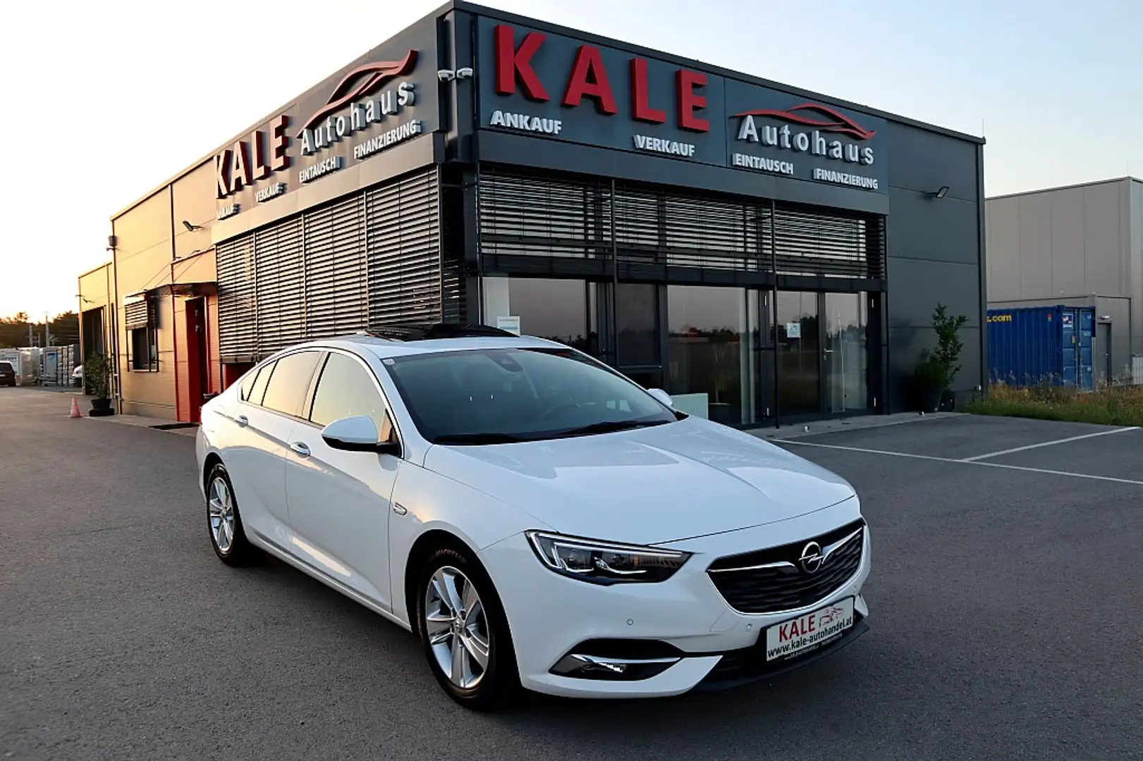 Opel Insignia Grand Sport 1,6 CDTI Innovation *1.Besitz*Schie... Weiß - 1
