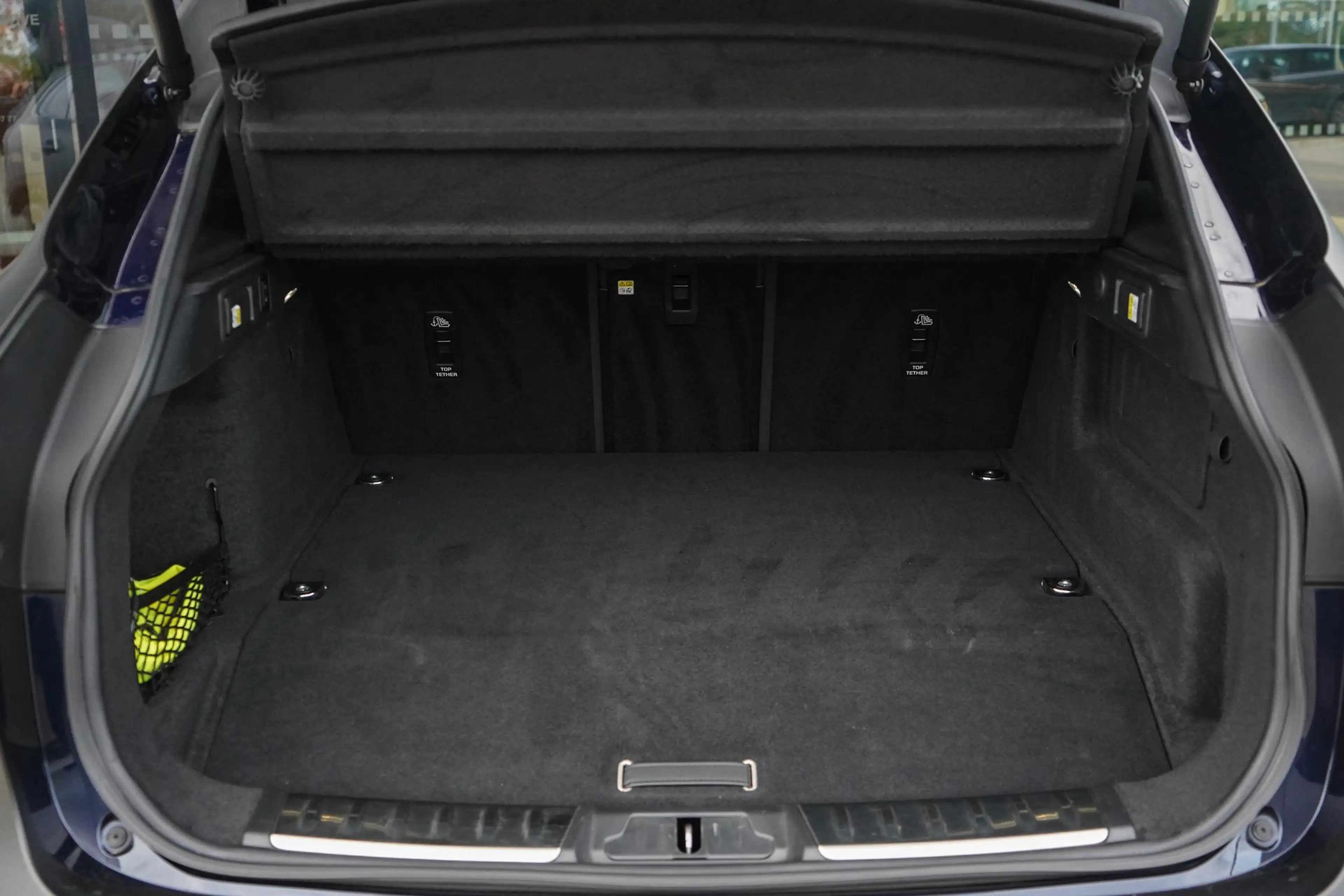 Jaguar F-Pace P400e R-Dynamic S l Matte Zwart l Elektr. Trekhaak — photo 10
