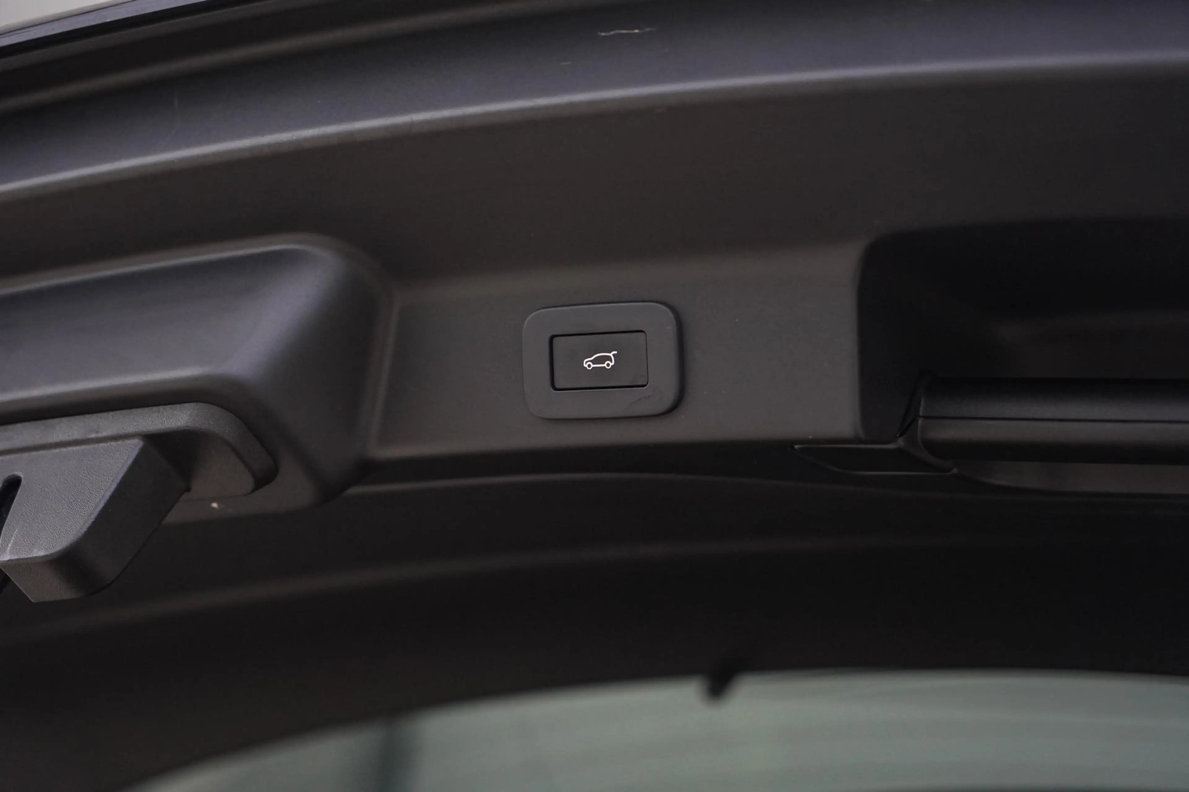 Jaguar F-Pace P400e R-Dynamic S l Matte Zwart l Elektr. Trekhaak — photo 11
