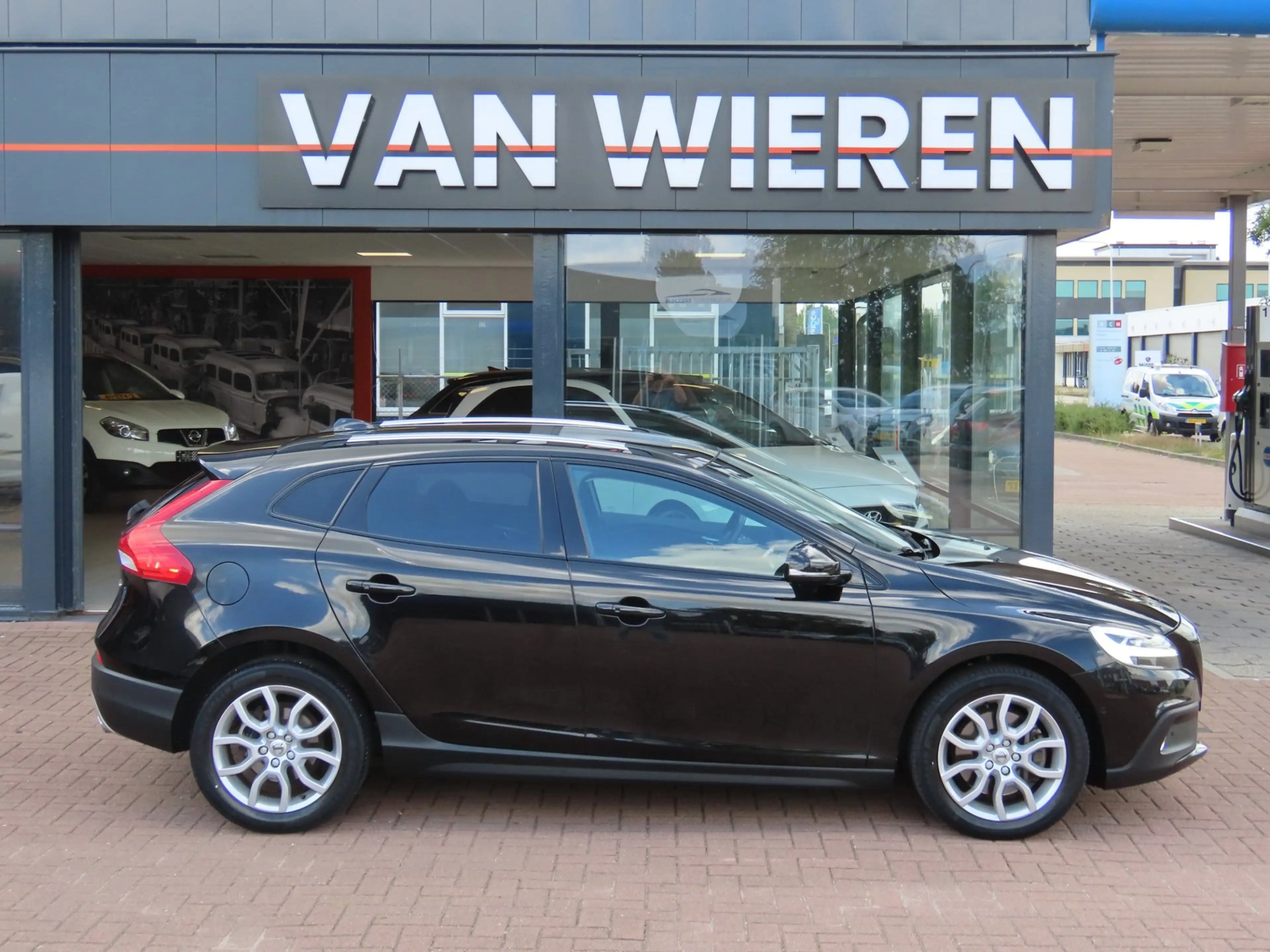 Volvo V40 Cross Country 1.5 T3 Polar+ Luxury Trekhaak Leder Camera Pano NA — photo 2