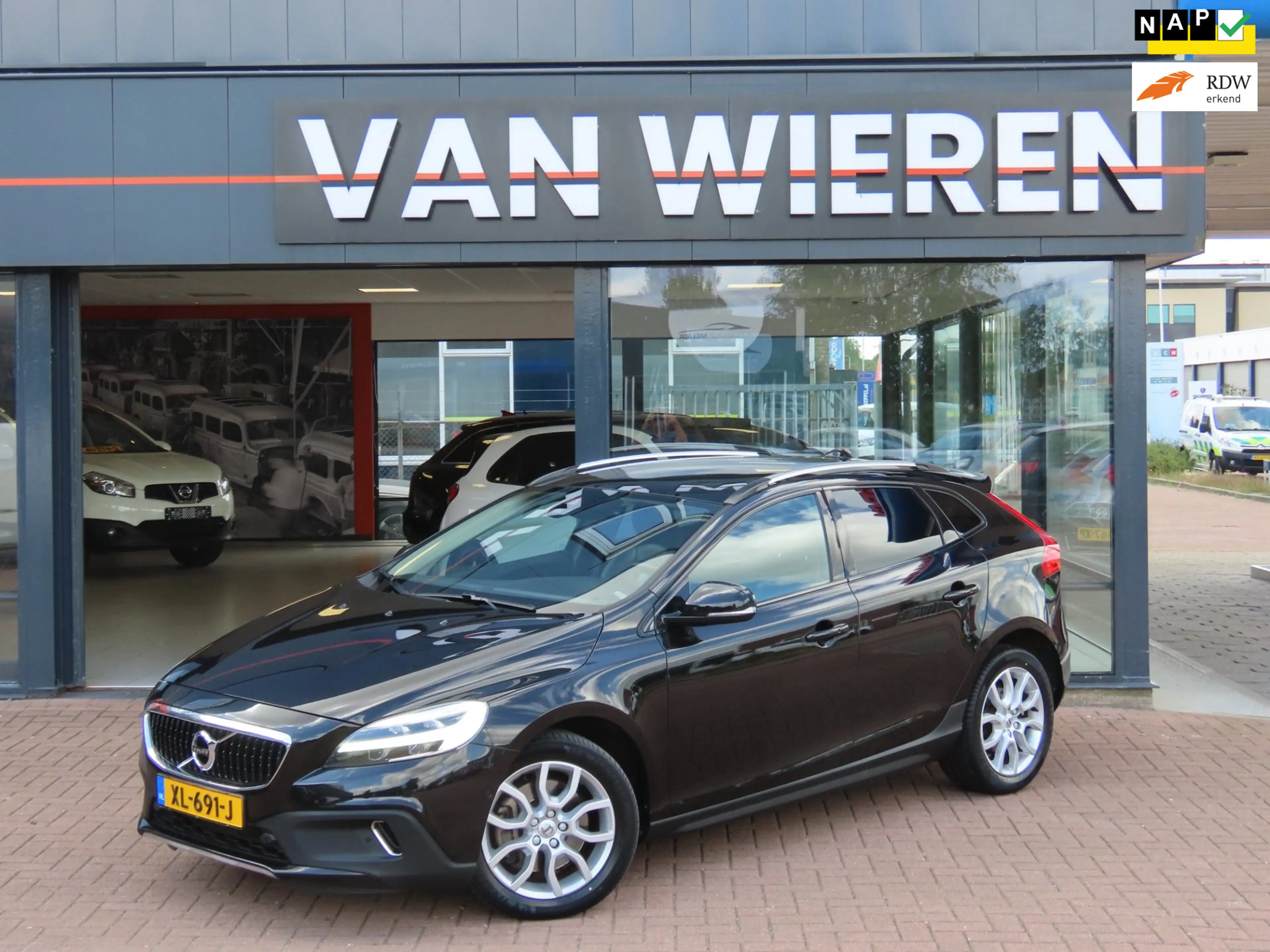 Volvo V40 Cross Country 1.5 T3 Polar+ Luxury Trekhaak Leder Camera Pano NA