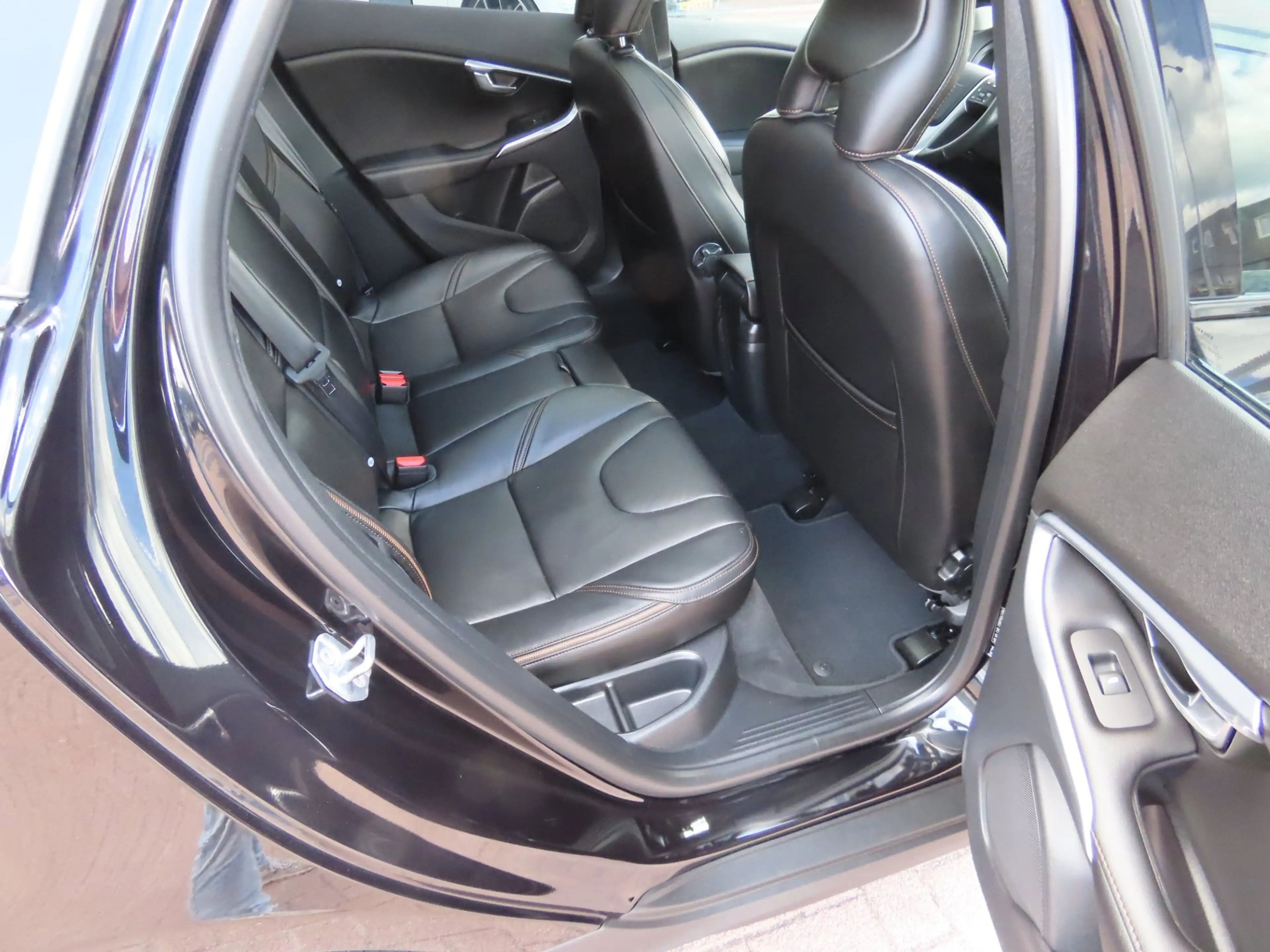 Volvo V40 Cross Country 1.5 T3 Polar+ Luxury Trekhaak Leder Camera Pano NA — photo 10