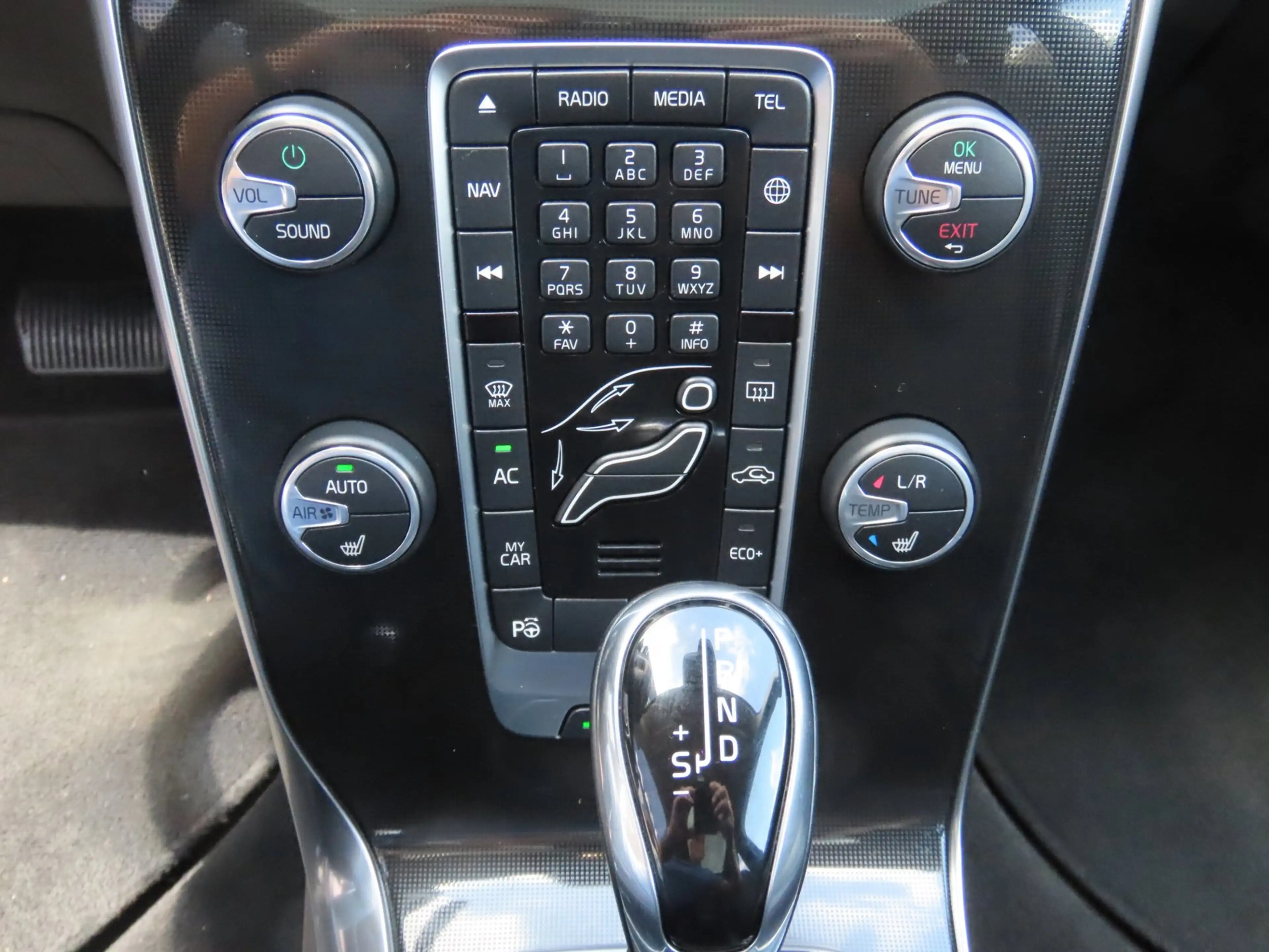 Volvo V40 Cross Country 1.5 T3 Polar+ Luxury Trekhaak Leder Camera Pano NA — photo 13