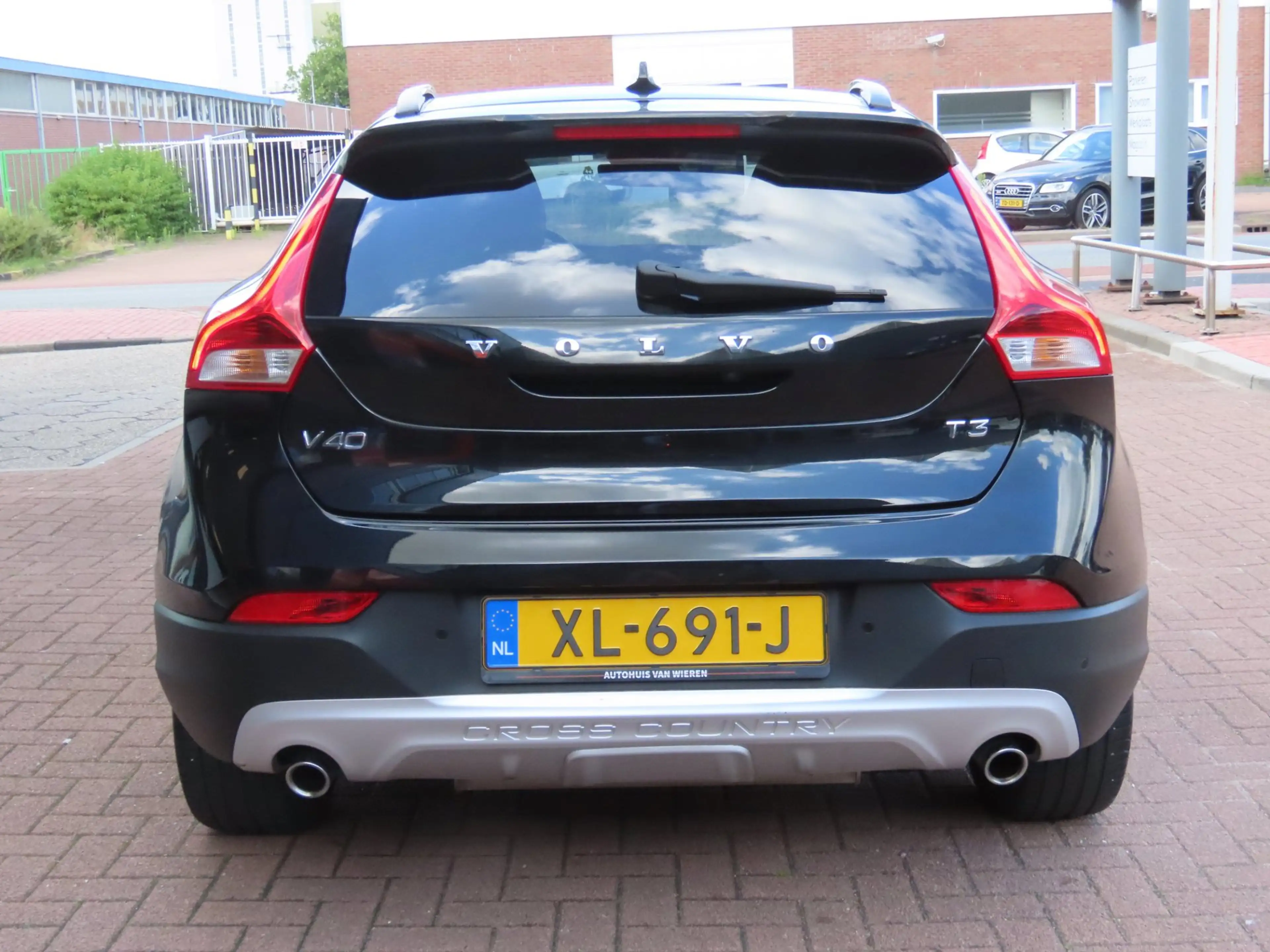 Volvo V40 Cross Country 1.5 T3 Polar+ Luxury Trekhaak Leder Camera Pano NA — photo 4