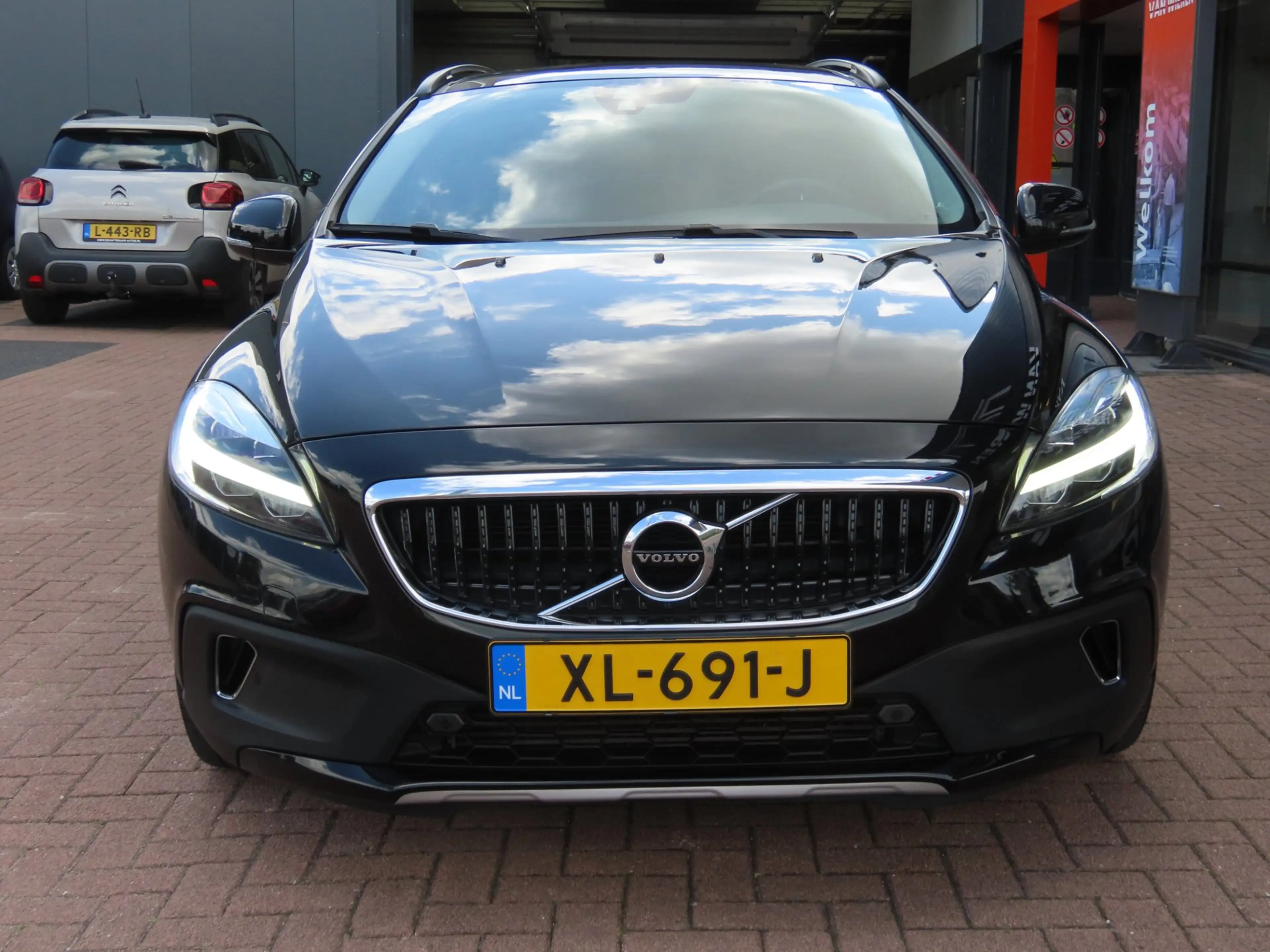 Volvo V40 Cross Country 1.5 T3 Polar+ Luxury Trekhaak Leder Camera Pano NA — photo 3