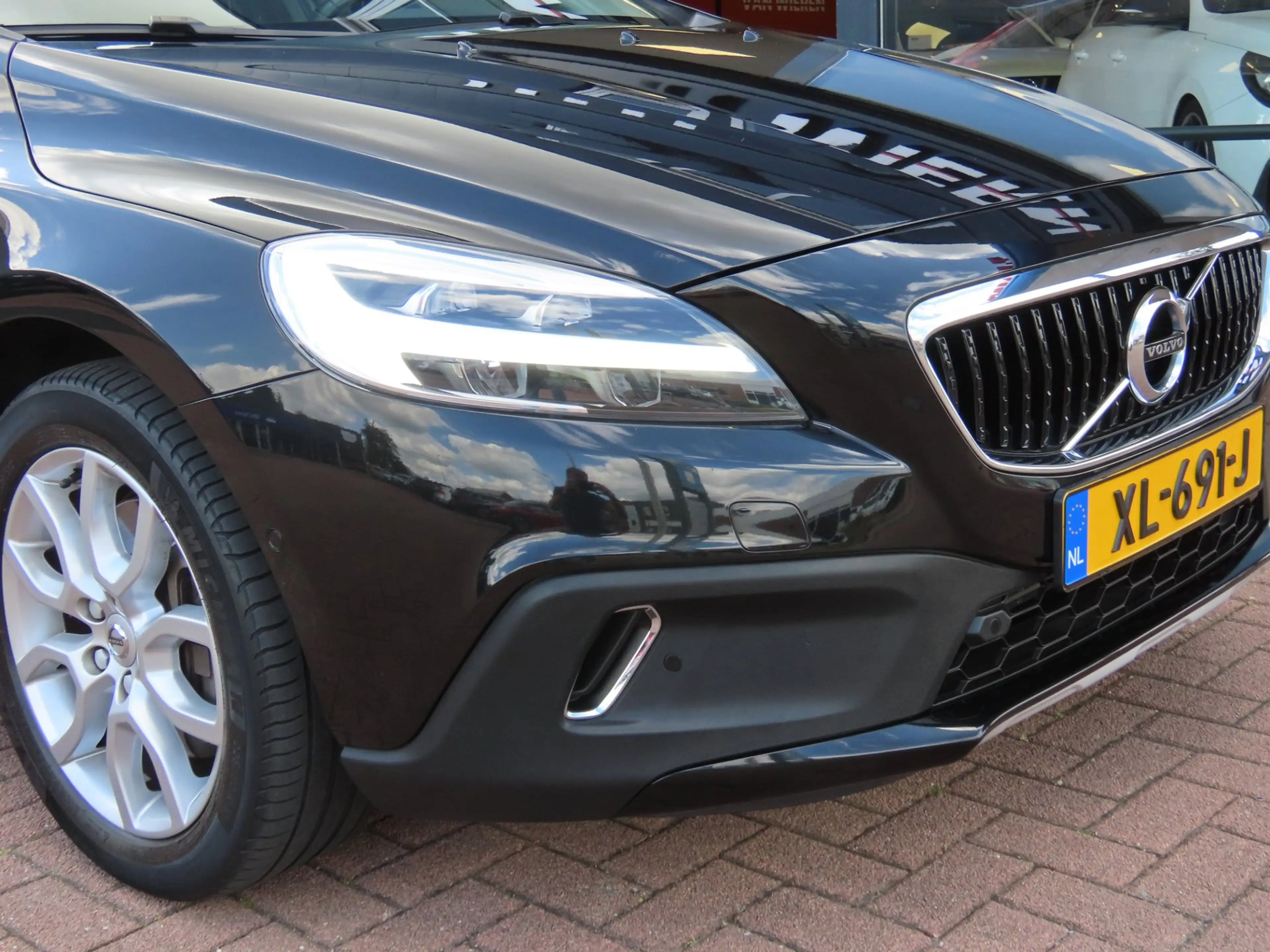 Volvo V40 Cross Country 1.5 T3 Polar+ Luxury Trekhaak Leder Camera Pano NA — photo 5