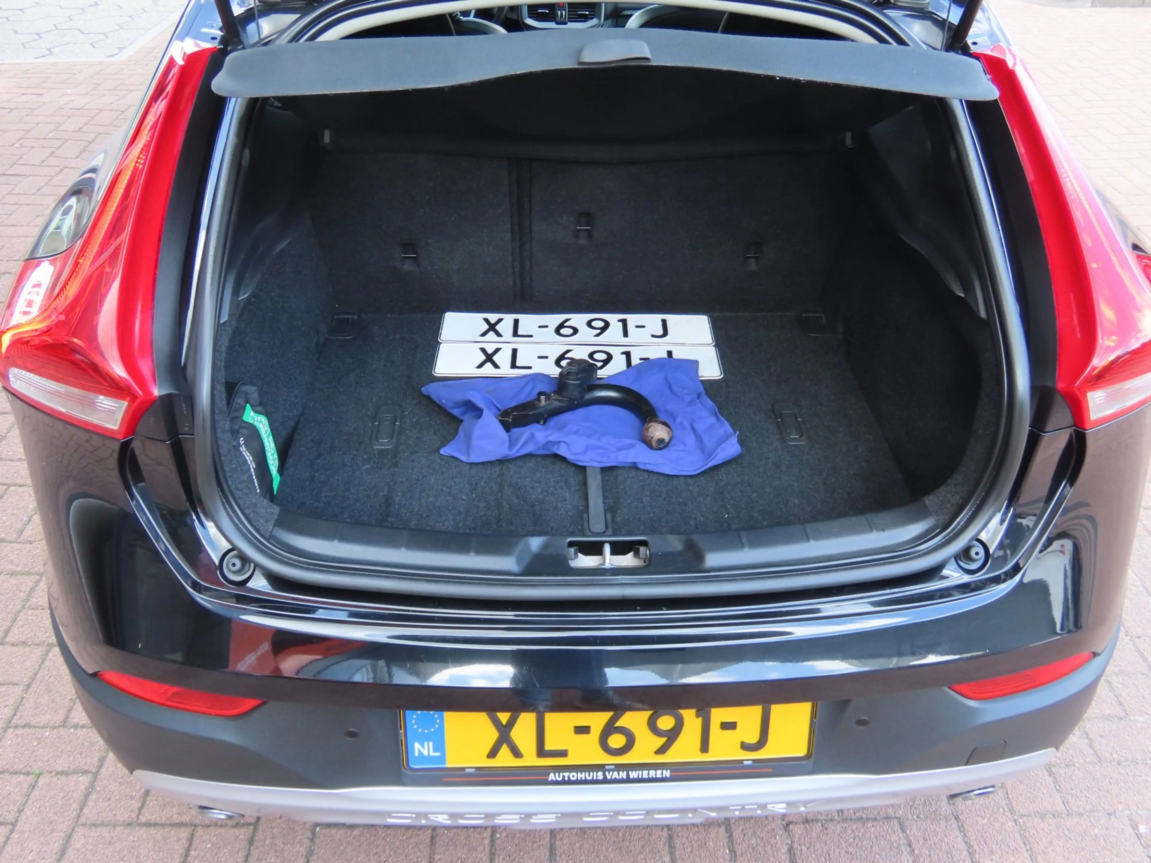 Volvo V40 Cross Country 1.5 T3 Polar+ Luxury Trekhaak Leder Camera Pano NA — photo 17