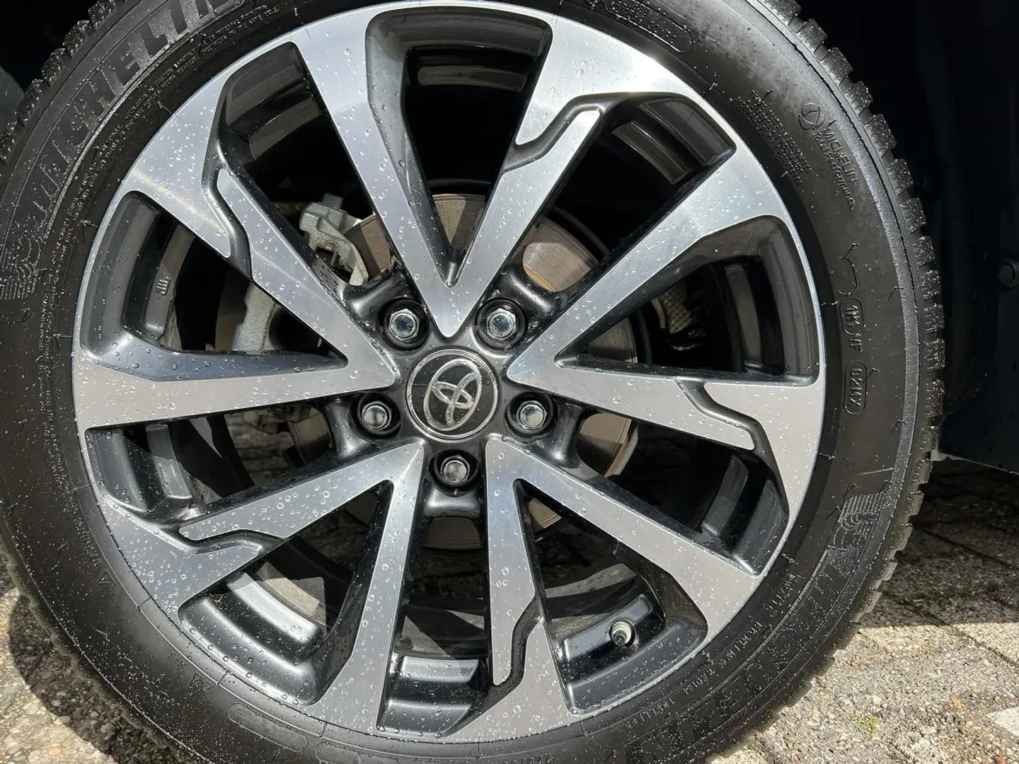 Toyota Corolla Cross 1.8 Hybrid 140 Style A/T + FABRIEKSGARANTIE Groen - 2