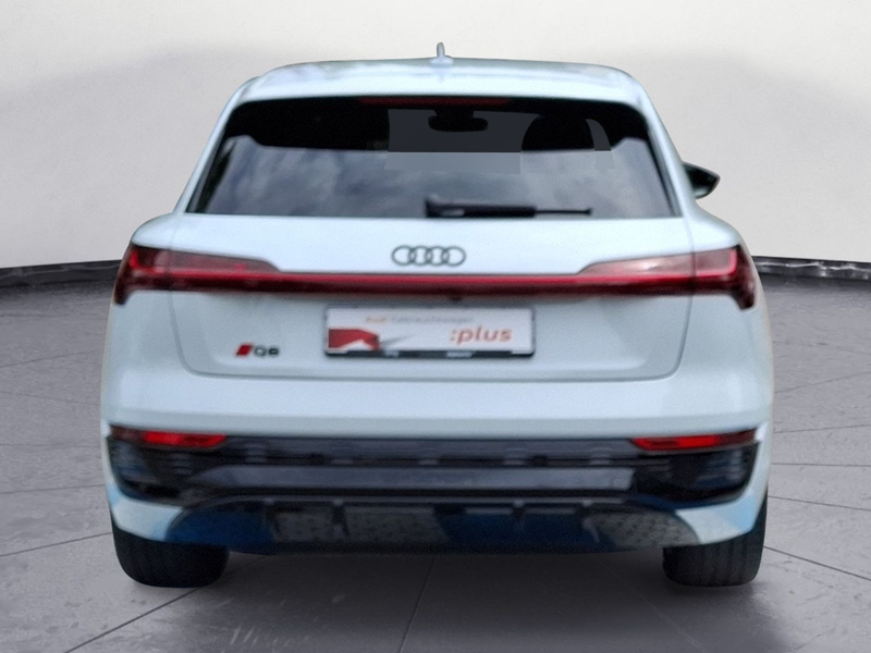 Audi Q8 e-tron 55 quattro S line — photo 5