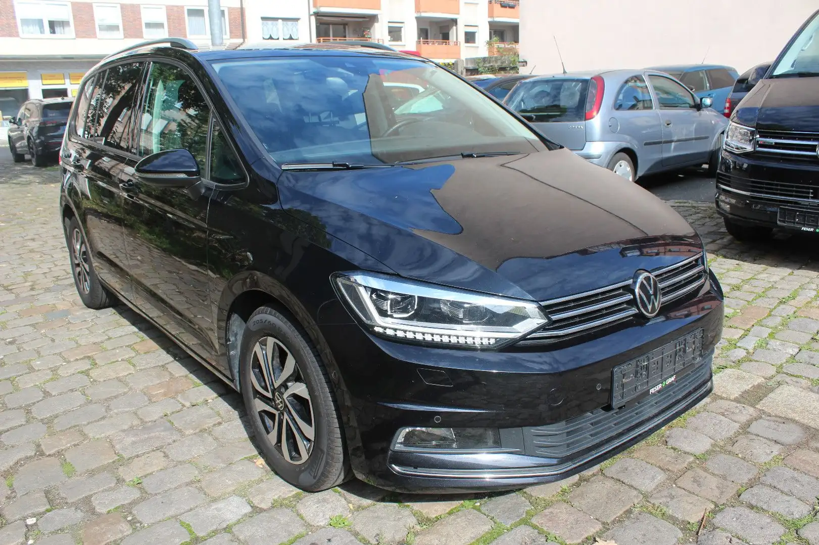 Volkswagen Touran 2.0 Active 7 Sitzer AHK Navi Pro Schwarz - 2