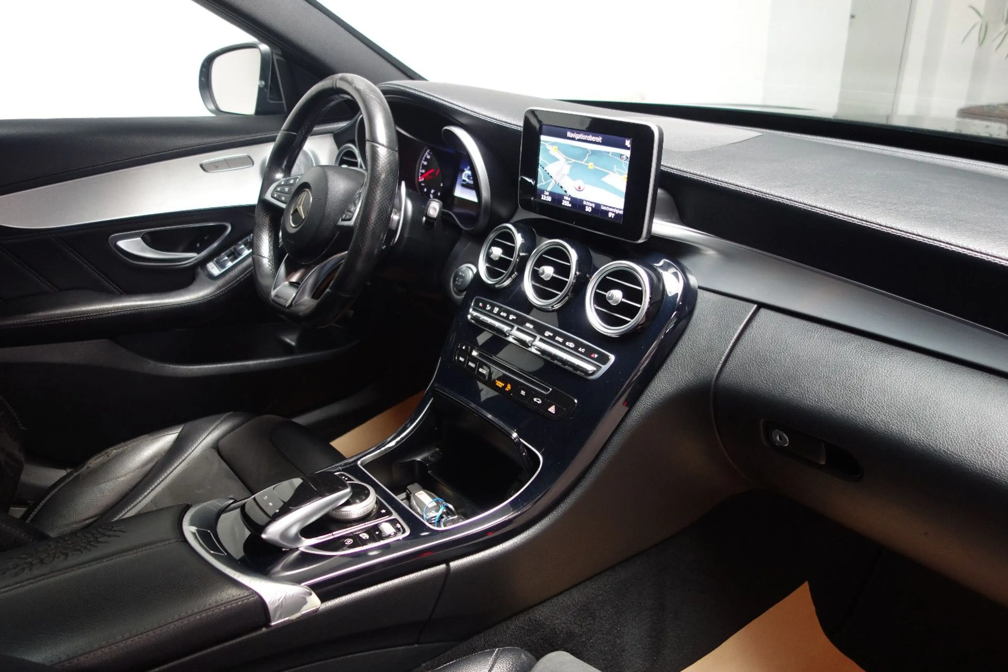 Mercedes-Benz C 63 AMG C63 AMG Performance Lim. Pano/Klappenauspuf/19Zo — photo 10