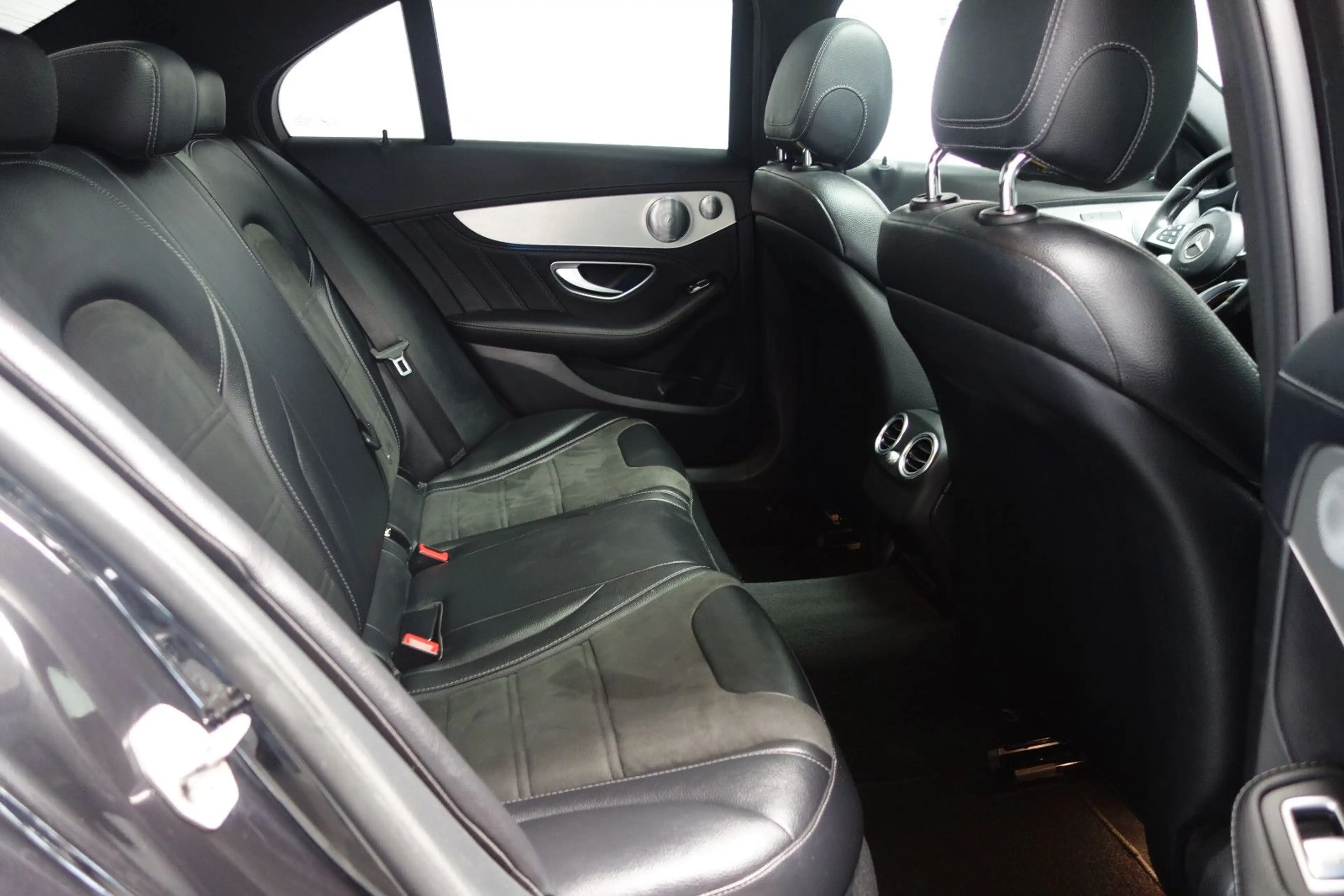 Mercedes-Benz C 63 AMG C63 AMG Performance Lim. Pano/Klappenauspuf/19Zo — photo 15
