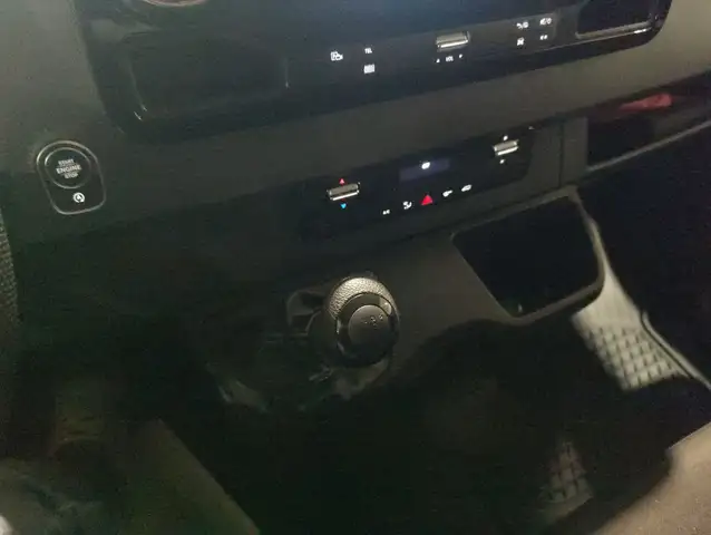 Mercedes-Benz Sprinter view 7