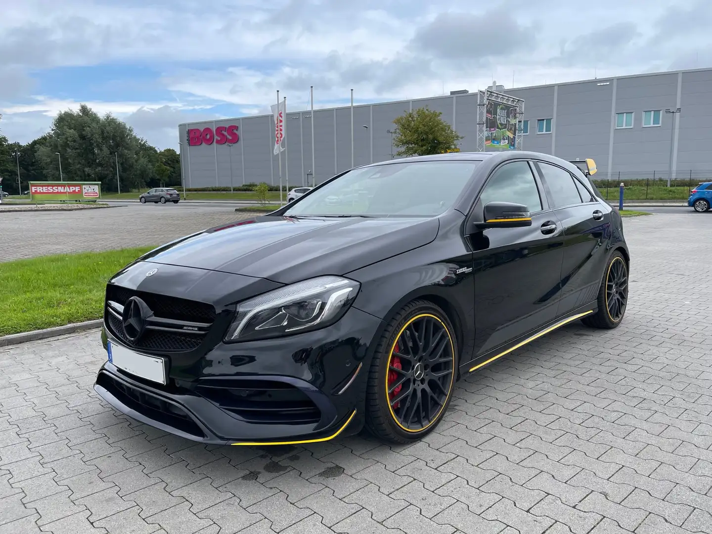 Mercedes-Benz A 45 AMG A 45 AMG 4MATIC Yellow Night Edition Schwarz - 1