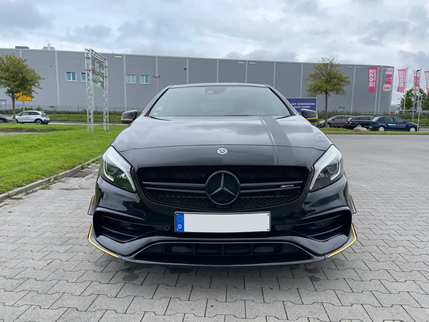 Mercedes-Benz A 45 AMG A 45 AMG 4MATIC Yellow Night Edition Schwarz - 2