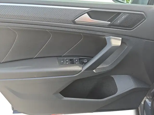 Volkswagen Tiguan view 11