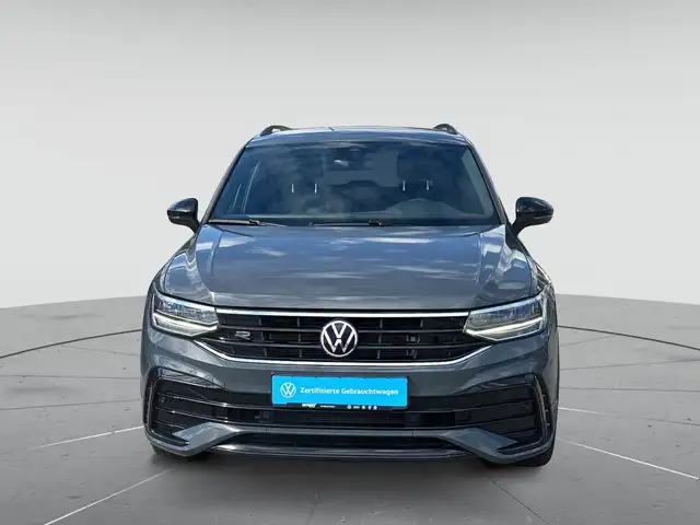 Volkswagen Tiguan view 2